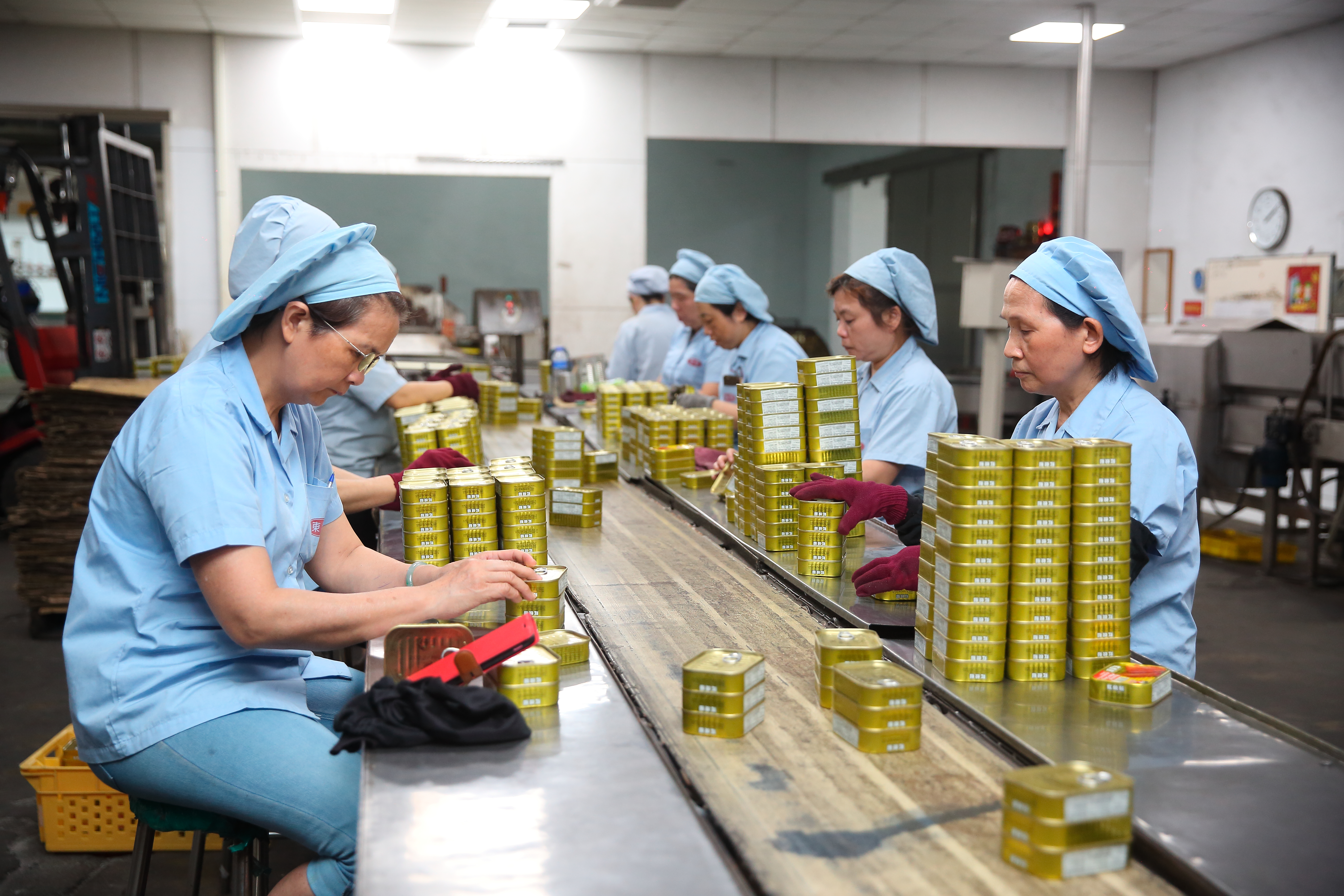 東和食品成立邁入54年，歷經2度轉型，不少資深員工陪著公司一起成長。