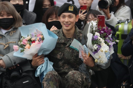 3月退伍的任時完被爆在軍中享特權，服兵役20個月期間放了123天假，是一般軍人的兩倍。（翻攝自韓聯社）