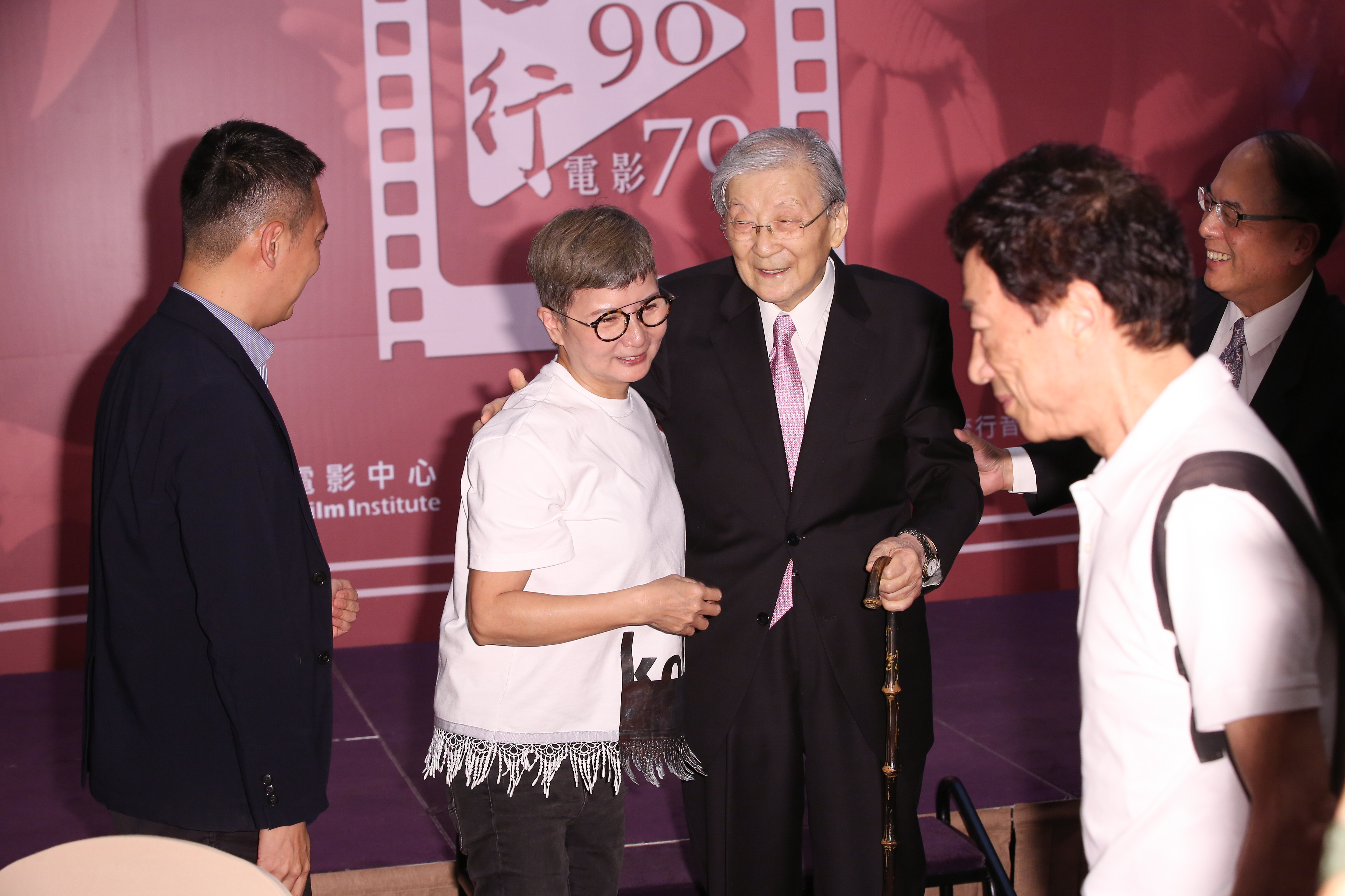 李烈的第一部電影就是李行導演的《小城故事》，如今與王童、張艾嘉、朱延平等人合作監製李行的紀錄片。