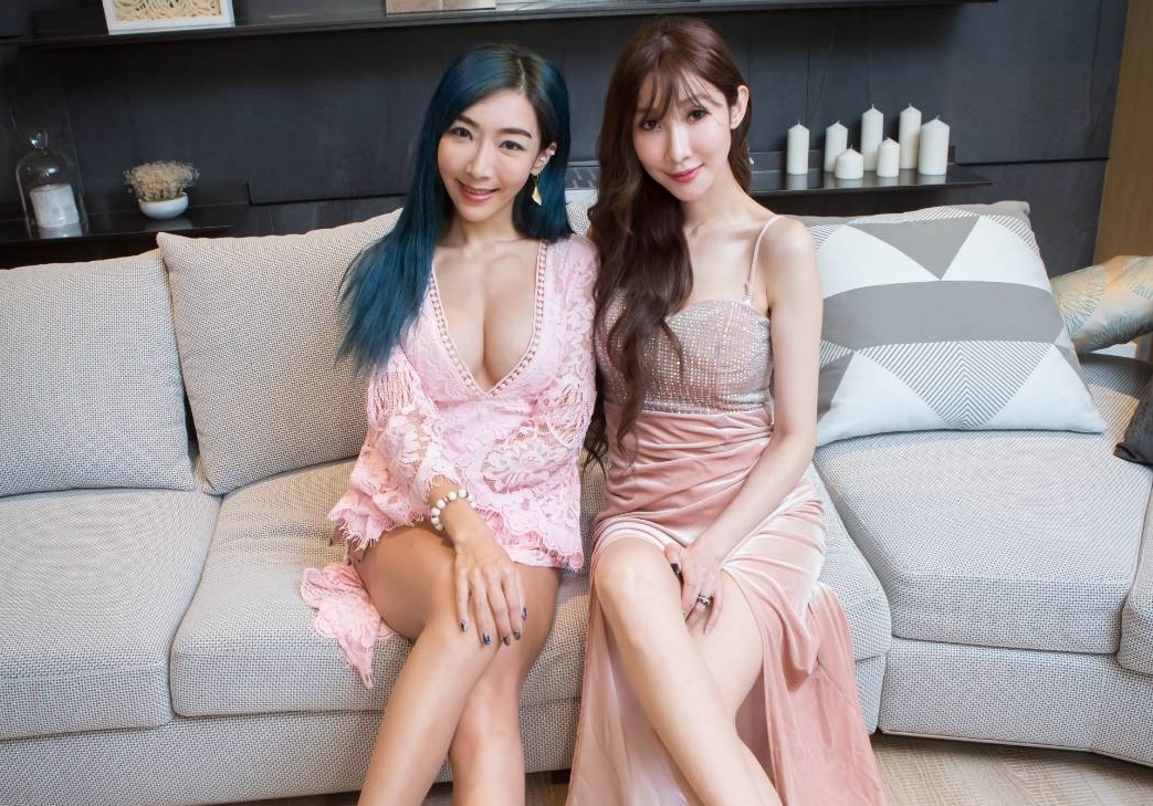 李宓（左）和陳若穎（右）穿著性感裝出席《N世代之青春降臨》慶功宴，成為全場矚目焦點。（禾力文創提供）