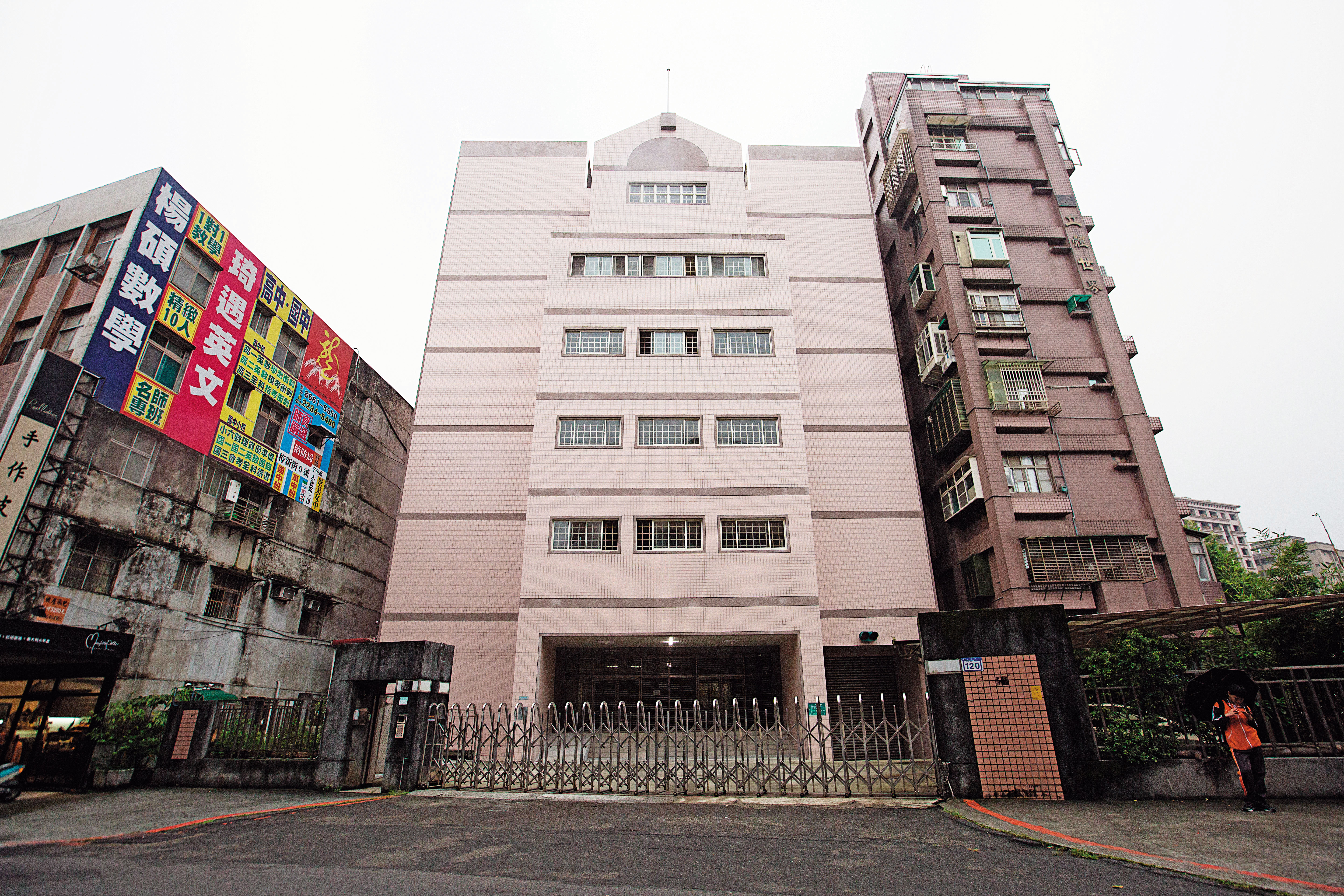 2016年台北地檢署將何智輝貪汙案卷證送至贜證物庫(圖)保存,不久後即遭銷毀。