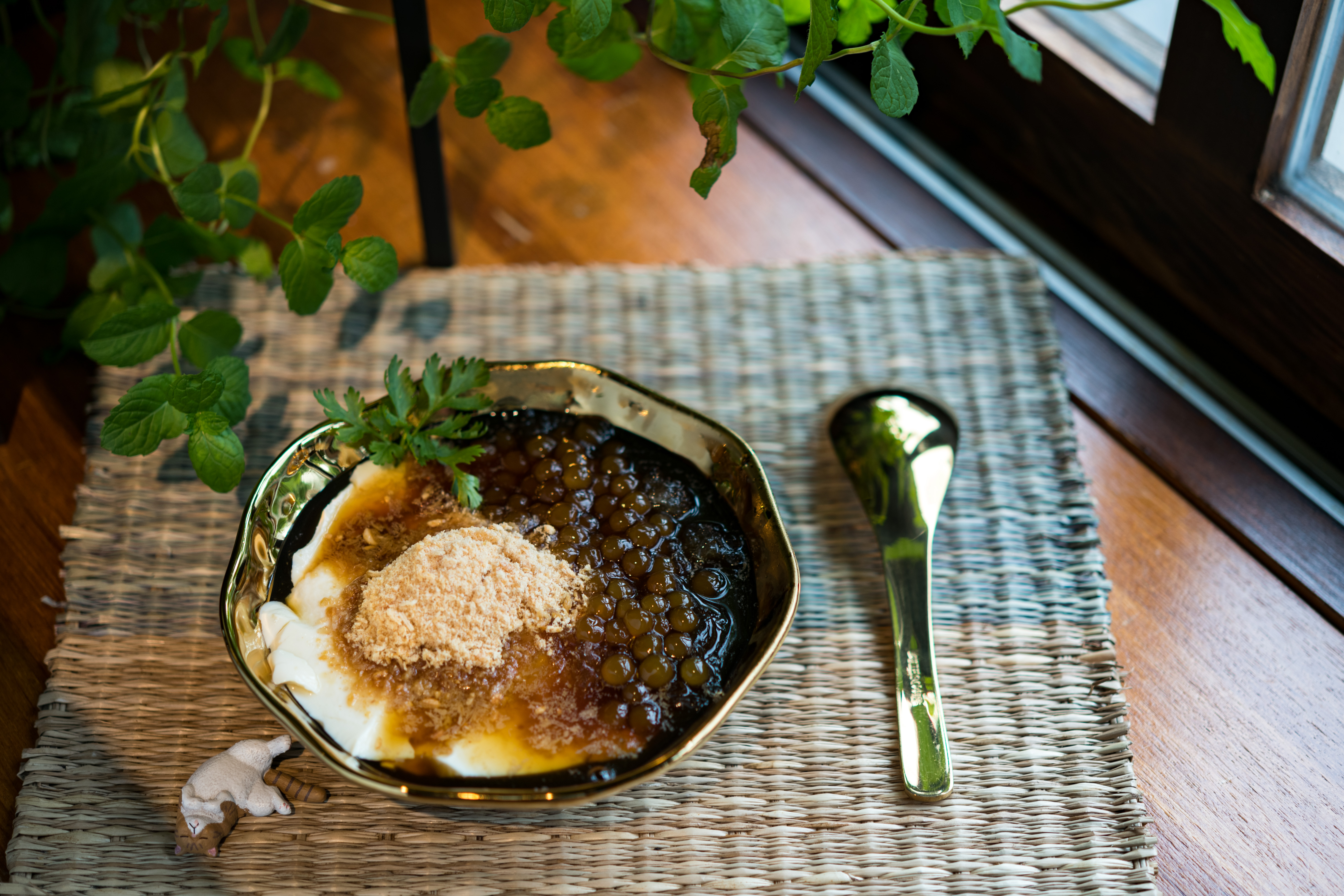 撒上現磨的花生糖，搭配粉圓，香甜順口的「麥芽糖花生粉圓豆花」，讓人很回味。（55元／碗）