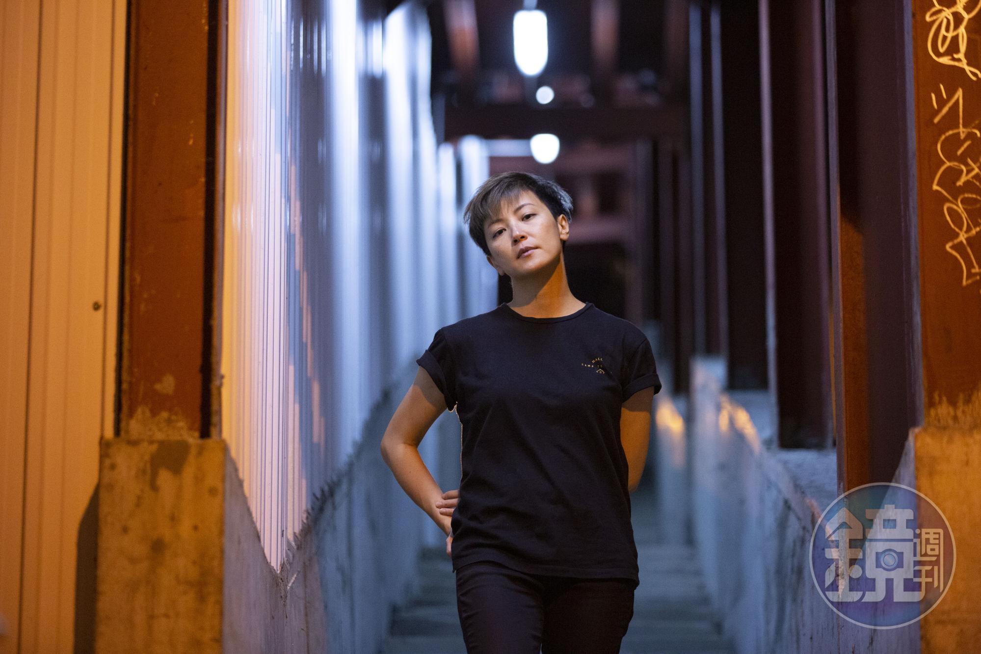 何韻詩是香港少見敢直言政治的藝人，但她認為藝人影響力高，更應該關心社會。