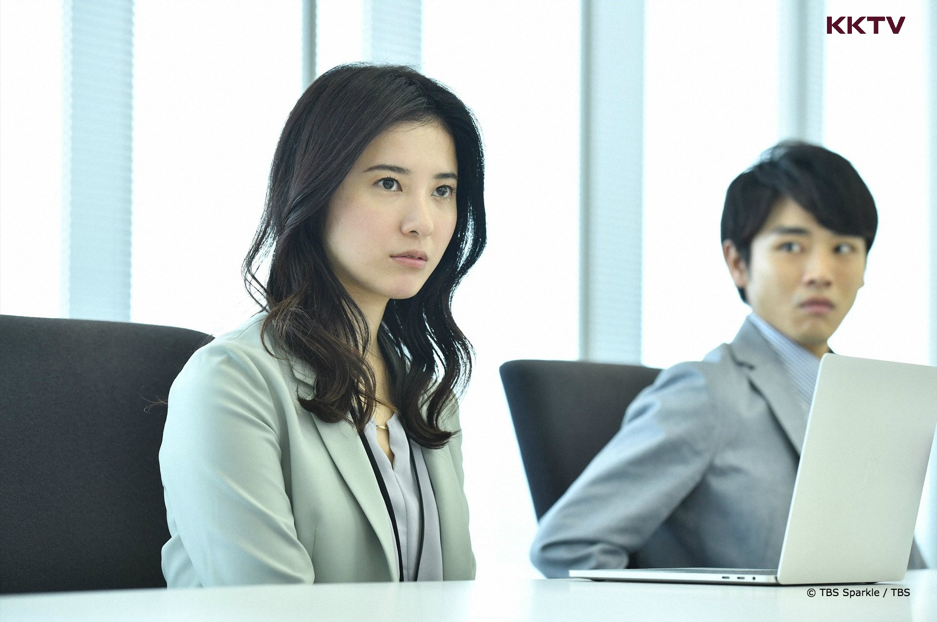 吉高由里子主演的日劇《我要準時下班》受地震影響停播，完結篇延期至下週播出。（KKTV提供）