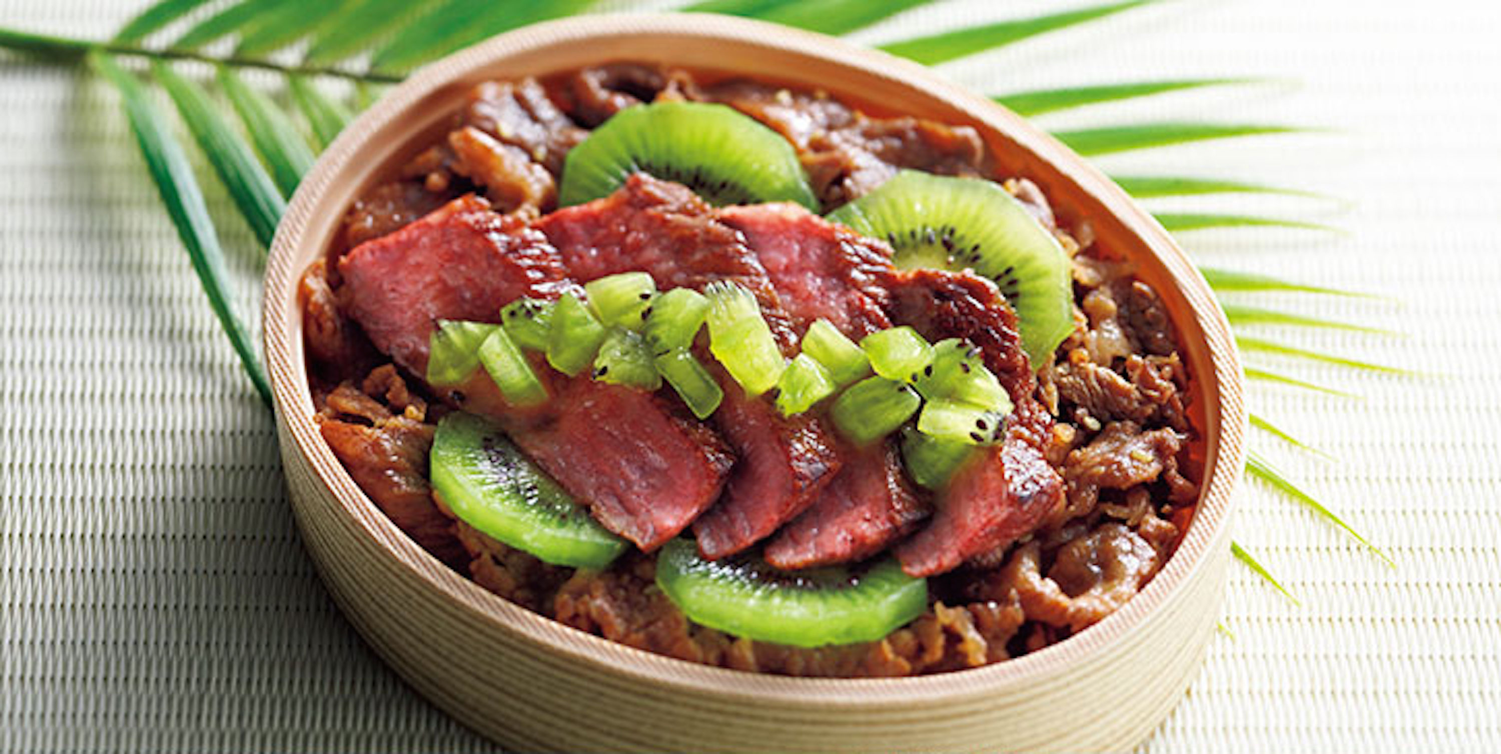 肉量滿滿的「大分和牛便當」將在6/28～6/29於樂軒松阪亭、樂軒和牛專賣店限量限時販售。（480元／個）（樂軒提供）