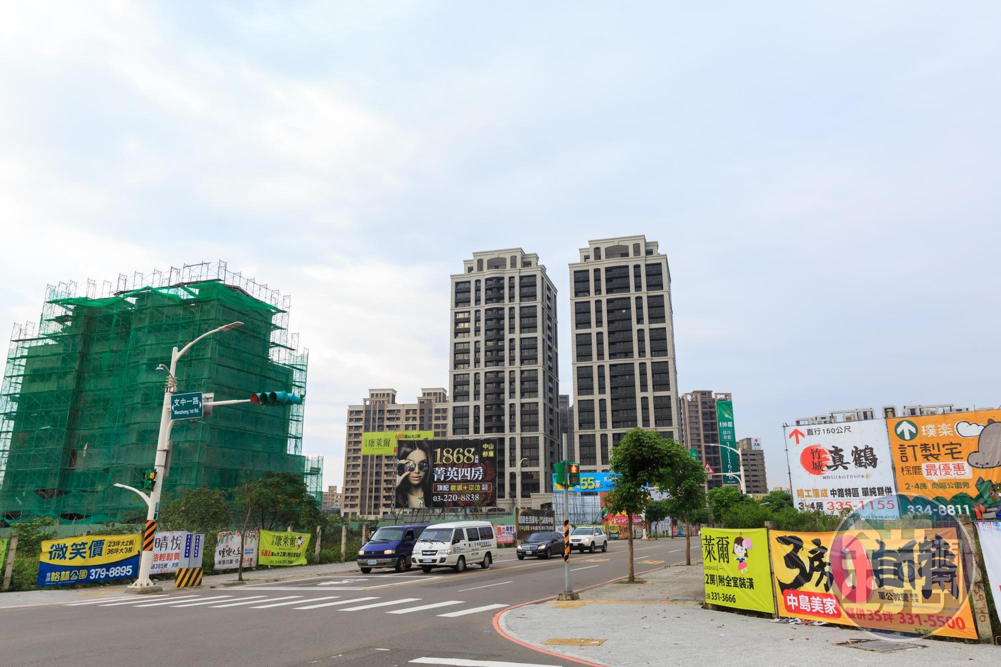 今年4月前，內政部發出的使照創3年新高，7都中又以桃園的增幅45％最高，供給量過高。