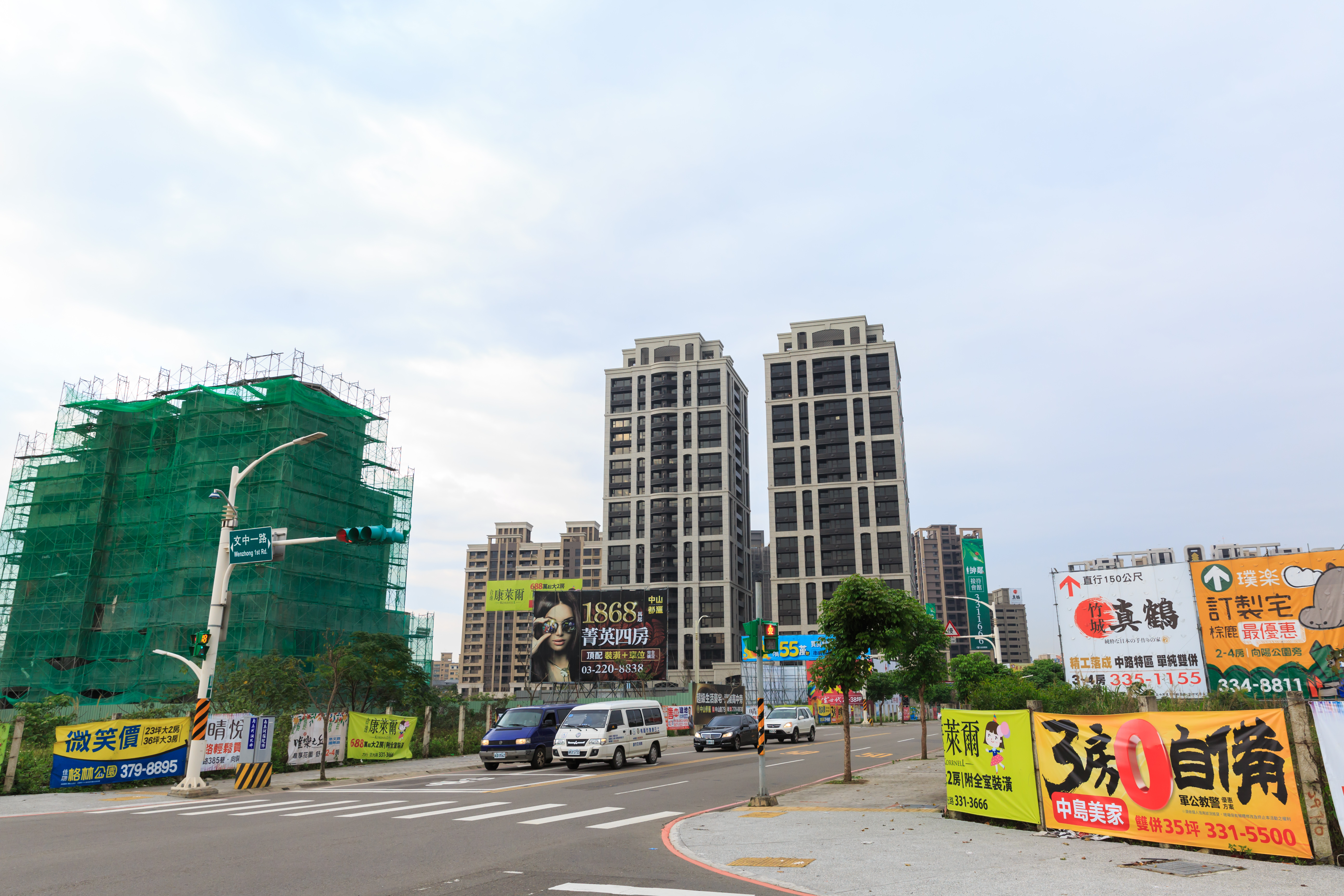 今年4月前，內政部發出的使照創3年新高，7都中又以桃園的增幅45％最高，供給量過高。