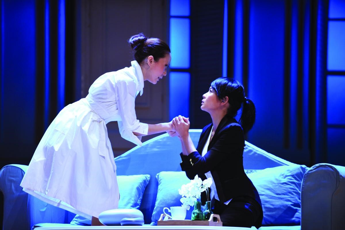 劉若英（右）主演的《紅娘的異想世界之在西廂》改編自古典名著《西廂記》。（非常林奕華提供）