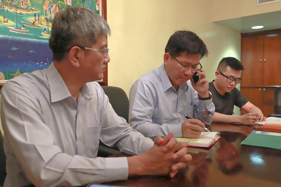 交通部長林佳龍收到長榮罷工的消息,隨即宣布應變機制。(翻攝林佳龍臉書)