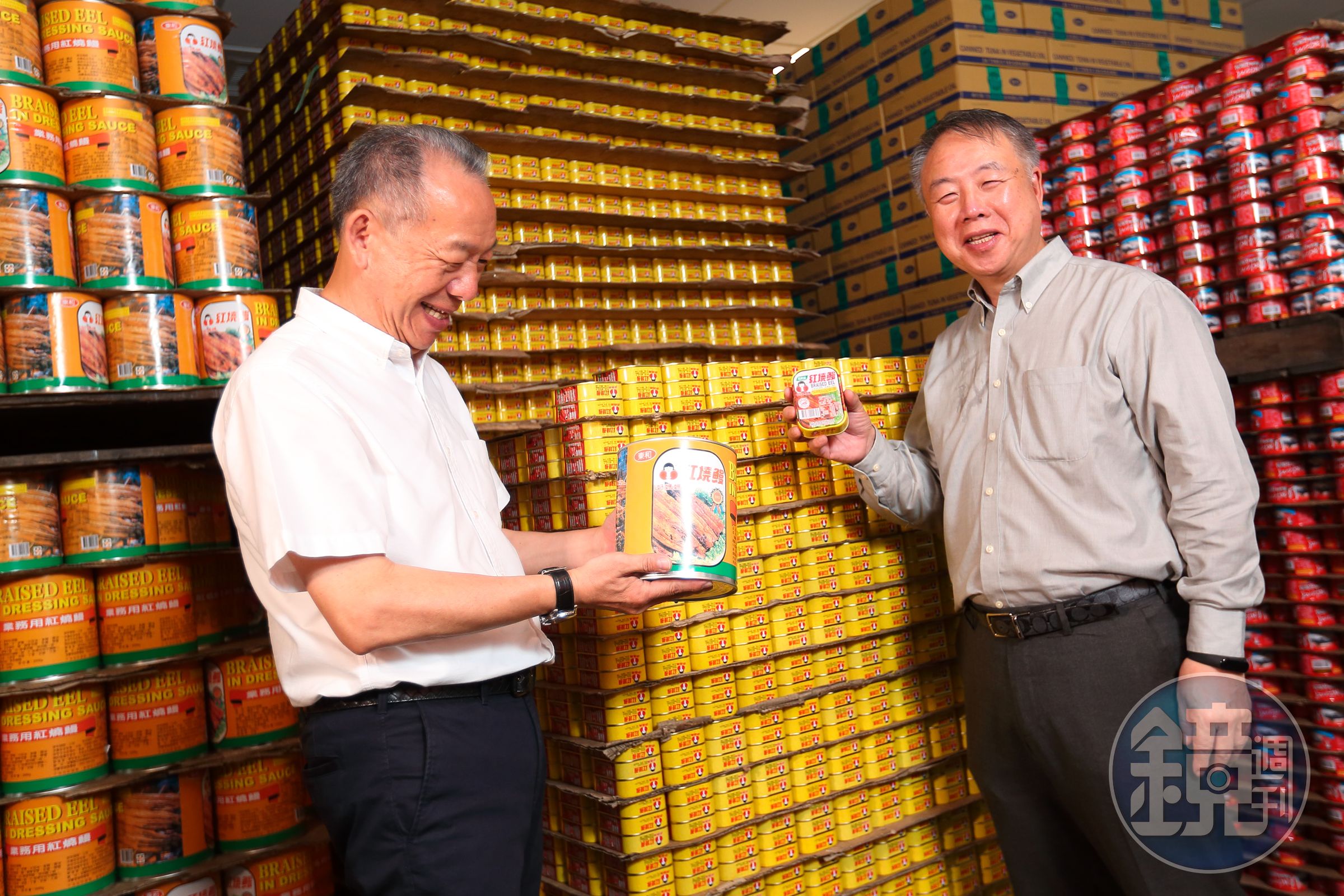 吳天賜（右）與吳宗賢（左）兄弟齊心，帶領東和食品二度轉型，拚成國內最大鯖魚出口商與業務用內銷魚罐頭龍頭。
