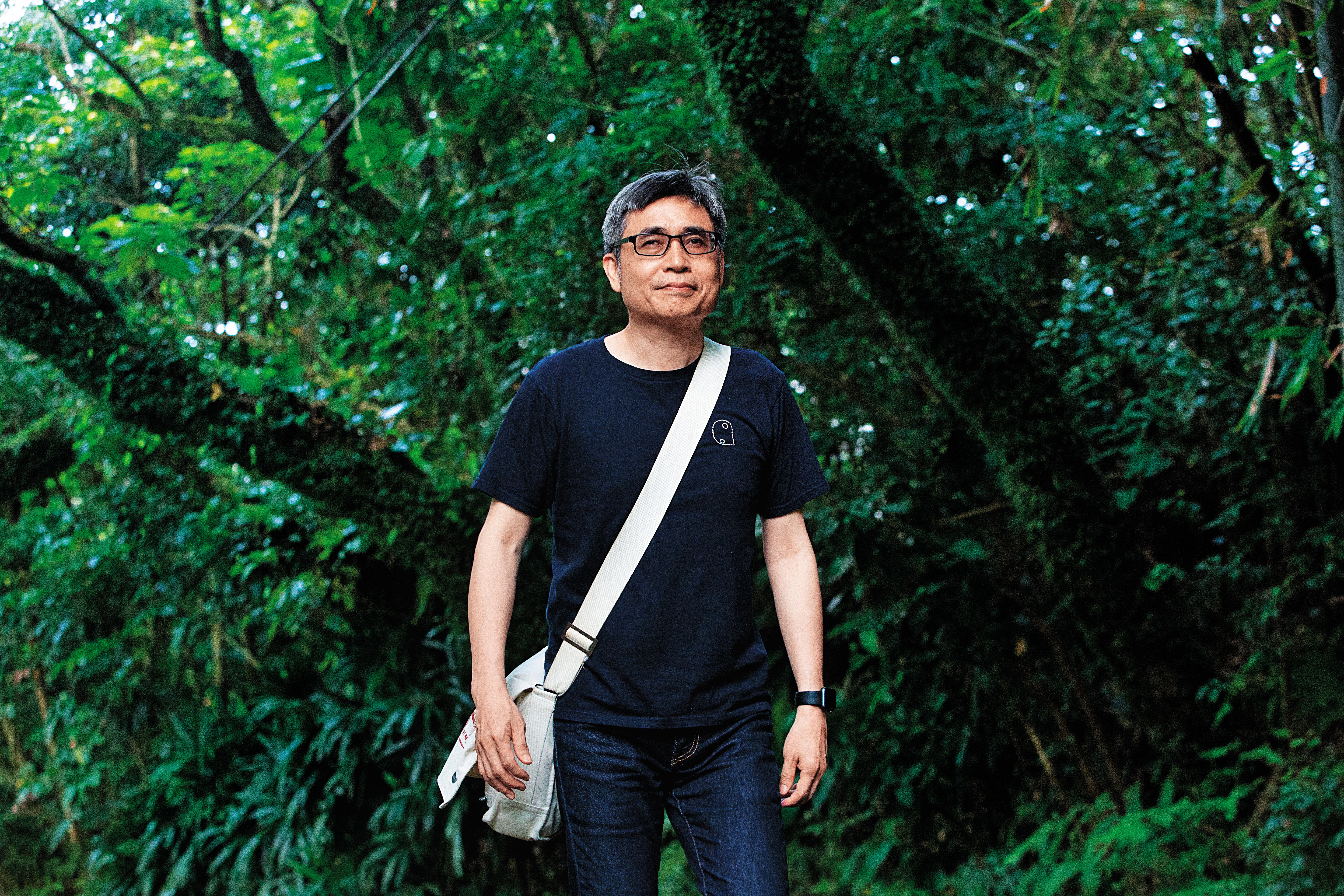 走過生死，吳介民說，我們採訪那天的2年前此刻，他還在台大醫院住院呢。