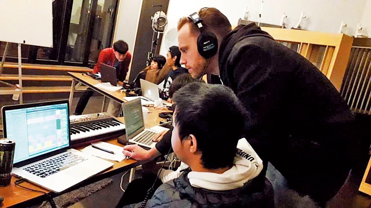MTI學員完成台灣老師既定課程後,另增加澳洲AIM老師8天的密集進階班。(MTI提供)
