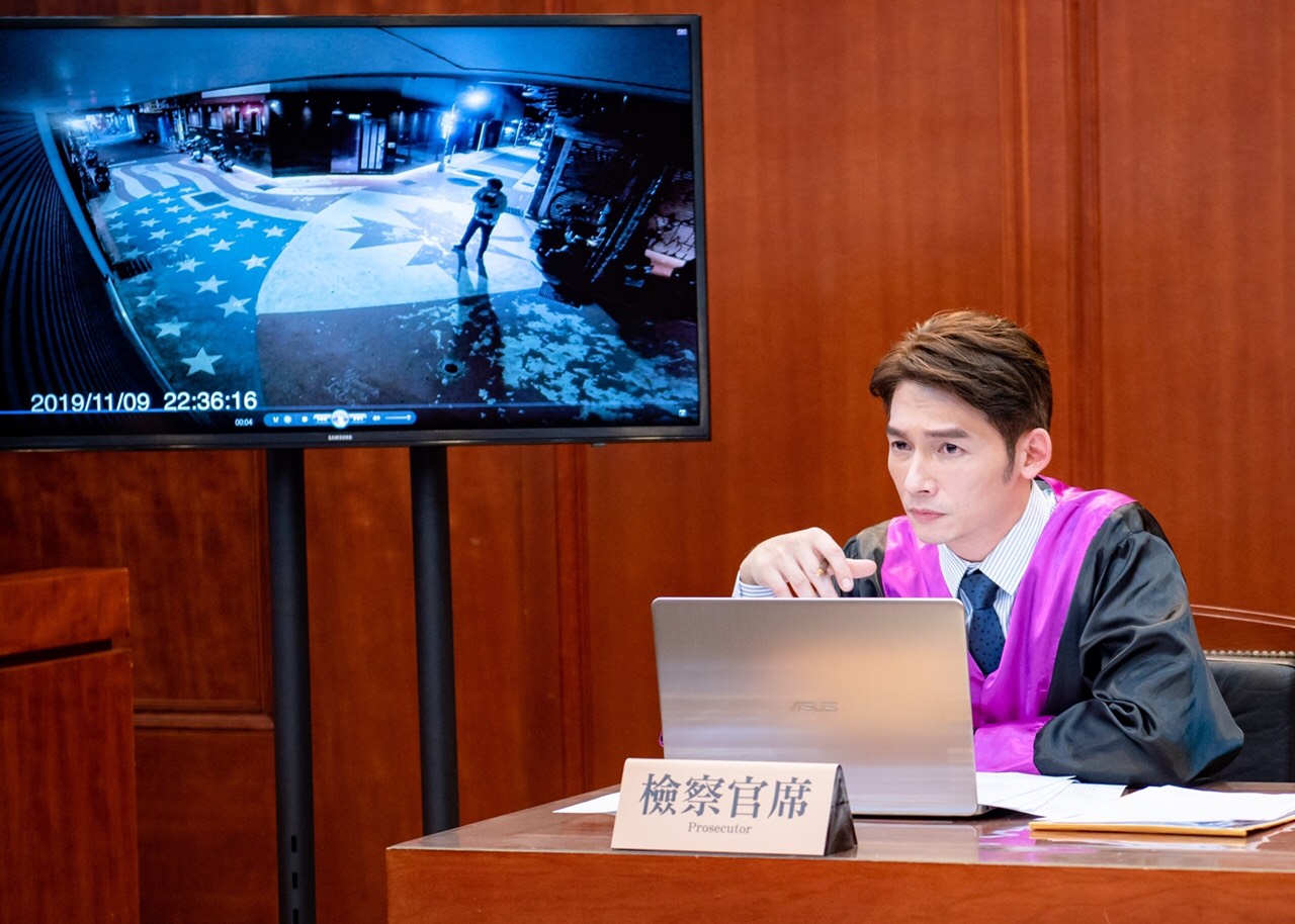 溫昇豪在《最佳利益》飾演海外歸國的檢察官正式登場。（華視提供）