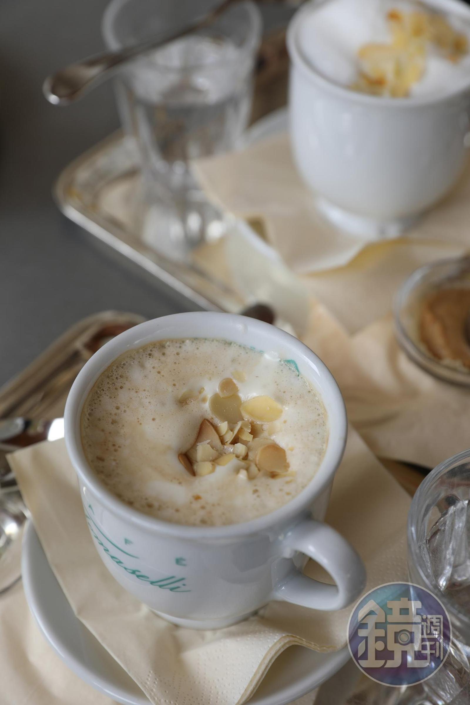 「Tomaselliums Coffee」是招牌飲品之一，裡頭加了咖啡、杏仁與莫札特白巧克力酒，風味獨特。（7.2歐元／杯，約NT$258）