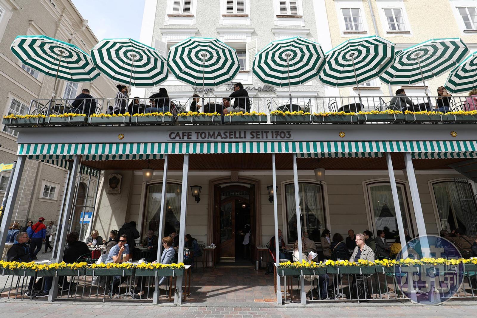 有300年歷史的Cafe Tomaselli，據說從前莫札特時常來光顧。