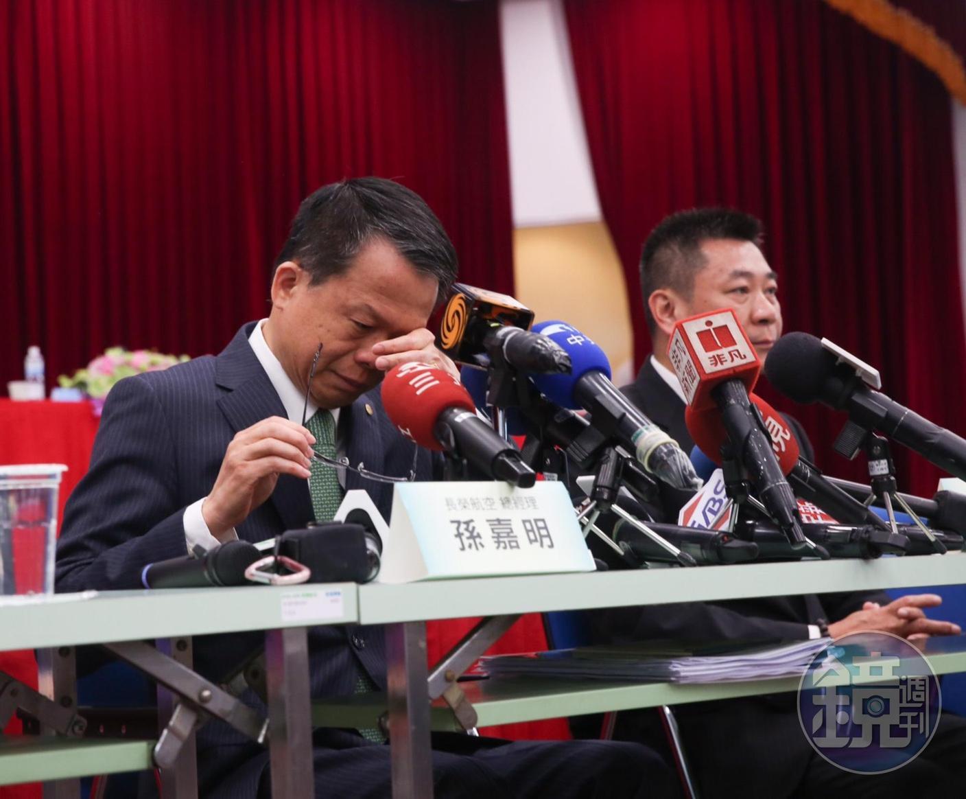 孫嘉明講到激動處，甚至哽咽說看到地勤忙到沒吃飯「很想哭」。