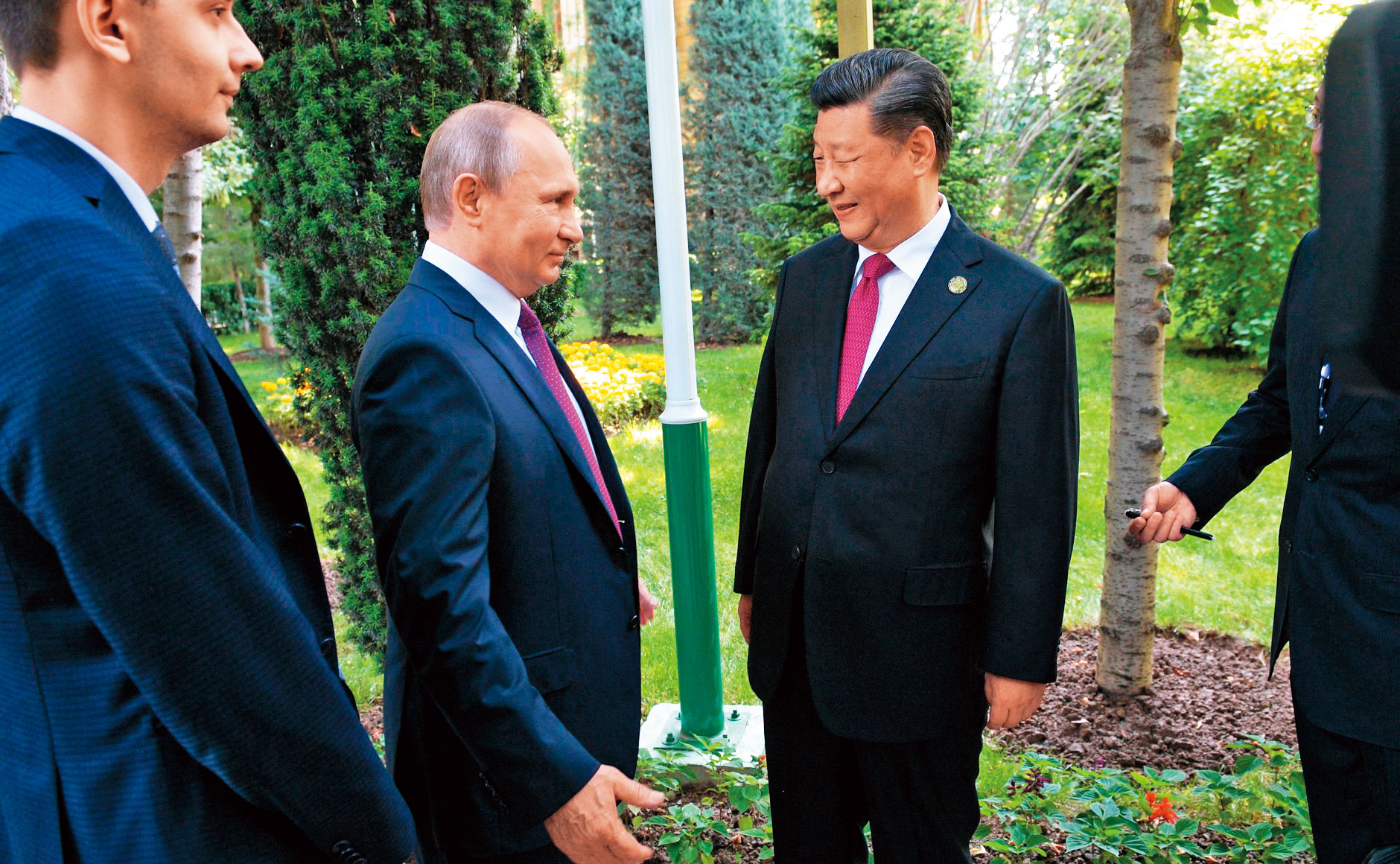 為了G20兩天的會議，習近平六月初就帶了千人訪問團到俄羅斯，跟普丁高調演出「你是我的兄弟」。（翻攝自俄羅斯總統府網站）