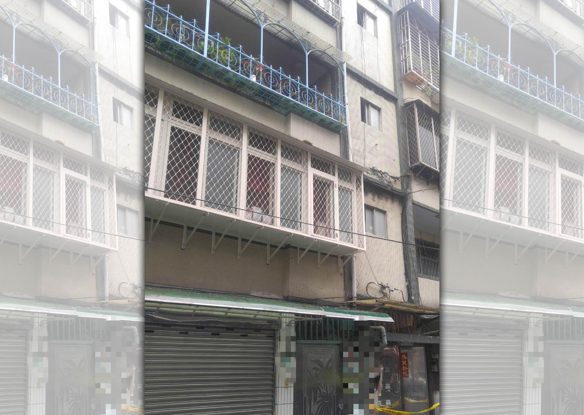 永和張姓男子打電話恐嚇傷害侯友宜家人,警上門他拒開門與警僵持。(民眾提供)