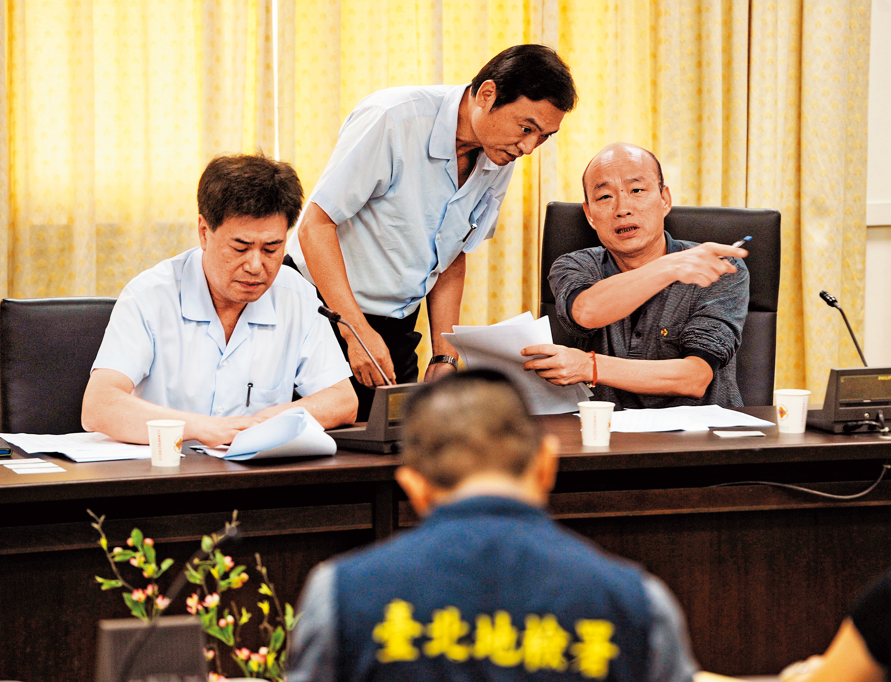 韓國瑜在北農總經理任內發放獎金及犒賞親信出國的公款,都來自公司超額盈餘,北檢追查韓恐涉及背信罪。(中央社)