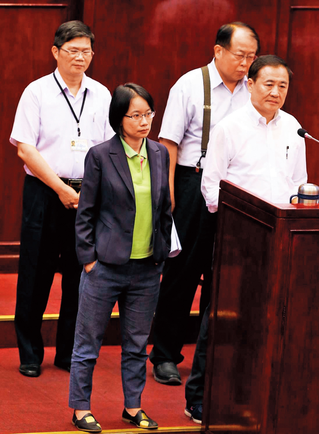 2017年吳音寧「高年級實習生」爭議，社會高度聚焦北農總經理250萬元年薪。