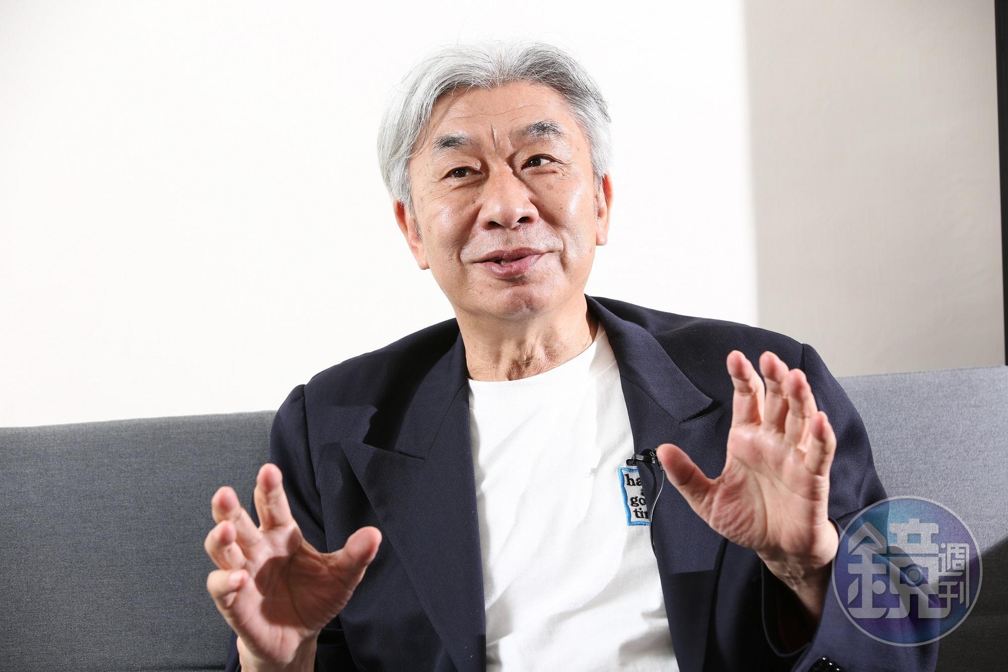 倪重華從小不愛考試，學業成績吊車尾，靠著聽西洋音樂渡過苦悶的青春期。