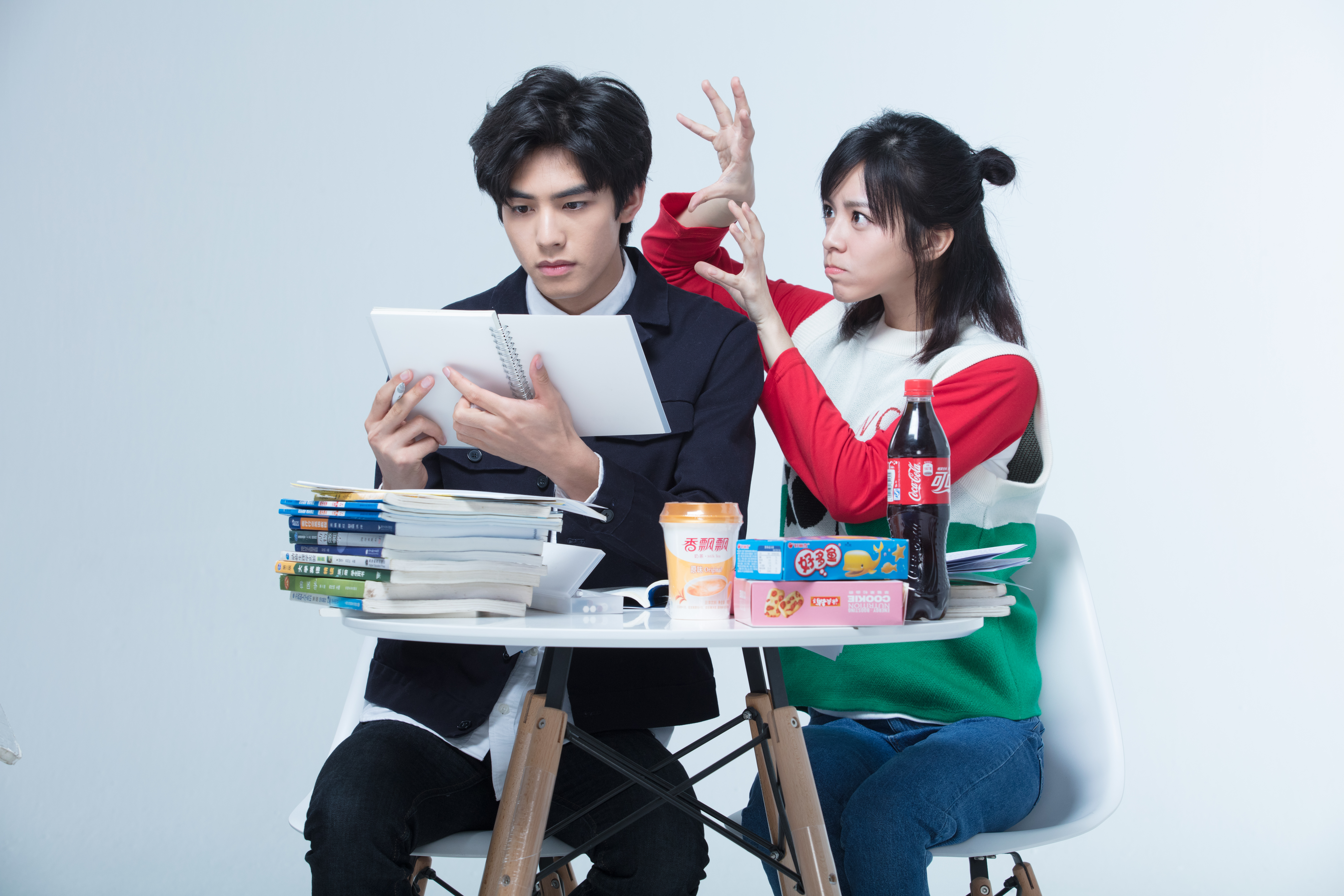 宋威龍戲中有著高冷學霸形象，與宋芸樺的活潑很有反差。（群星瑞智提供）