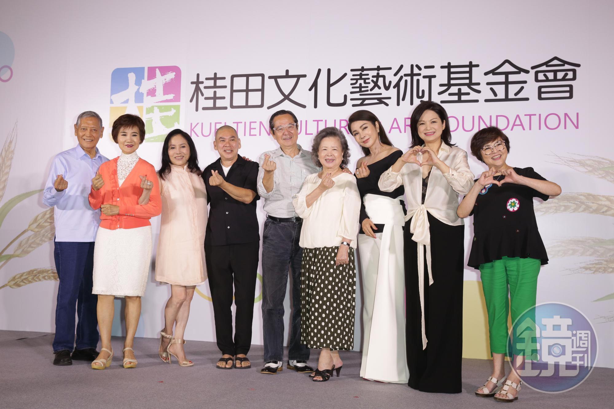 該基金會也致力照顧資深藝人,包括石雋、吳靜嫻、李亞萍、巴戈、梅芳、紀寶如等人都出席力挺。