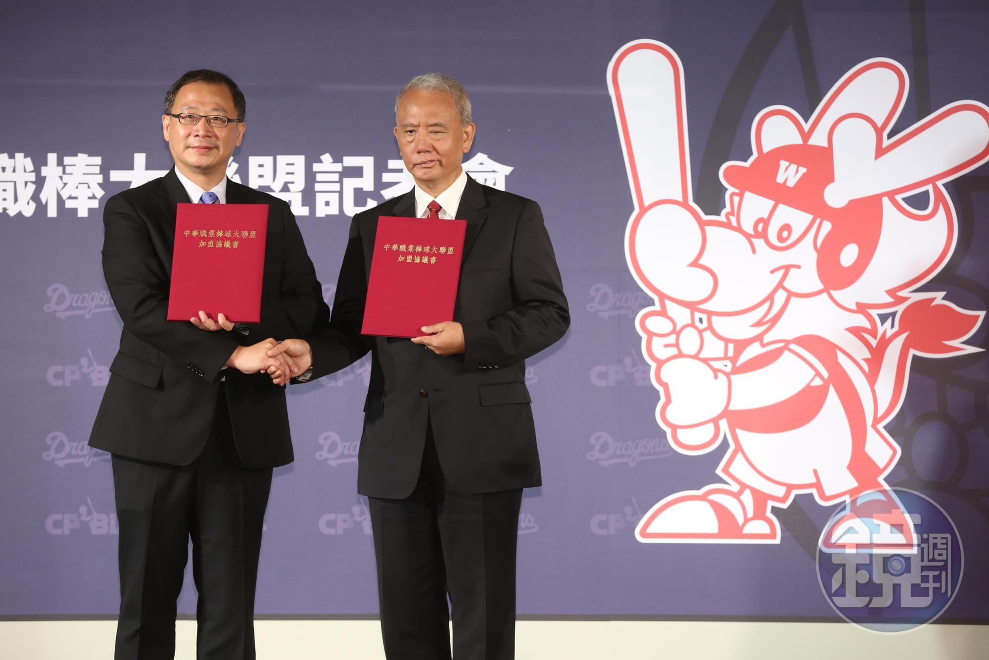 消失20年的龍隊回歸中職確定完成加盟程序，成為球迷盼望已久的中職第5隊，龍隊明年將先從二軍開打，後年登上一軍。