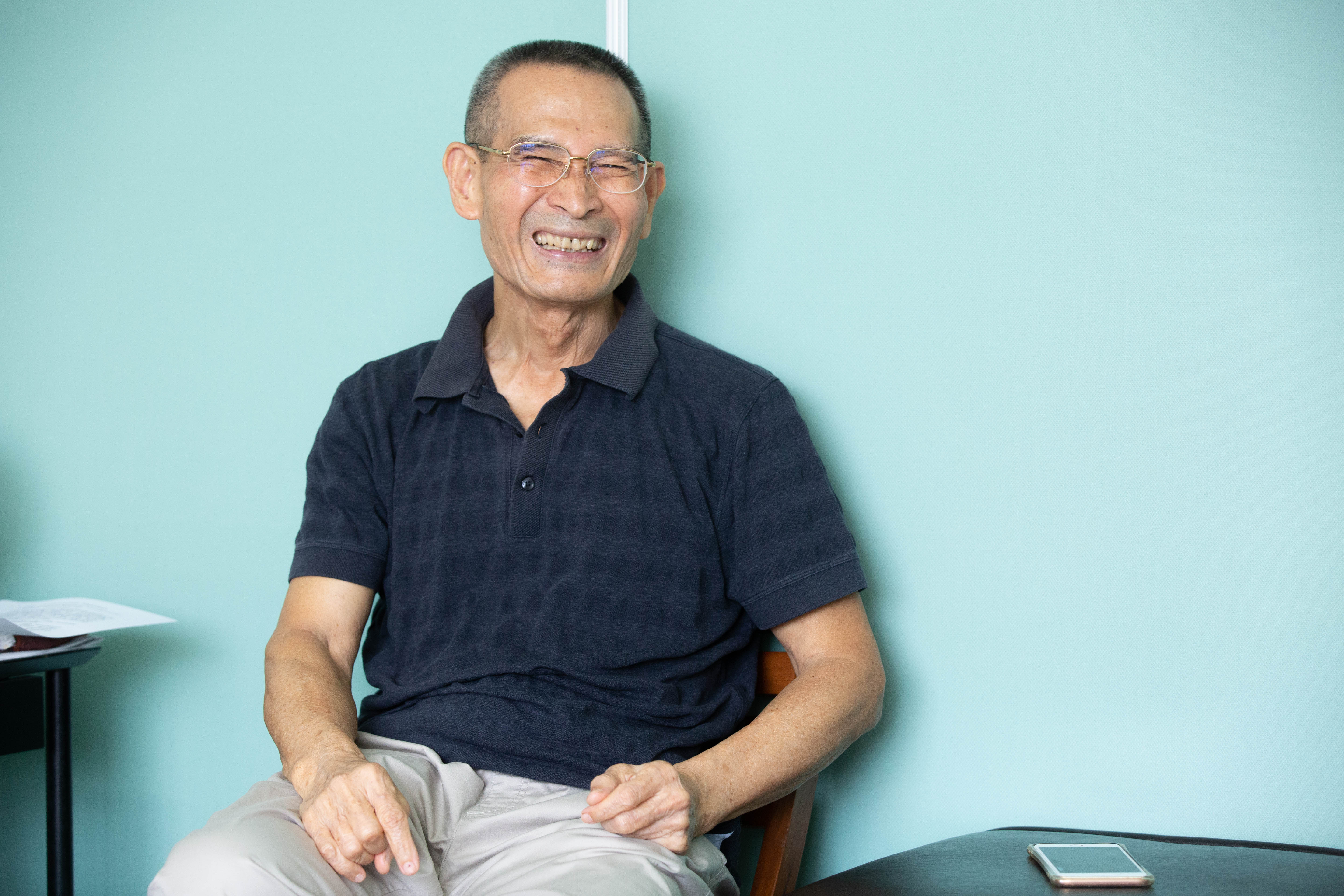 陳盈貴說起話來眼睛總笑成一道彎月，沒有一絲大老闆的架子。