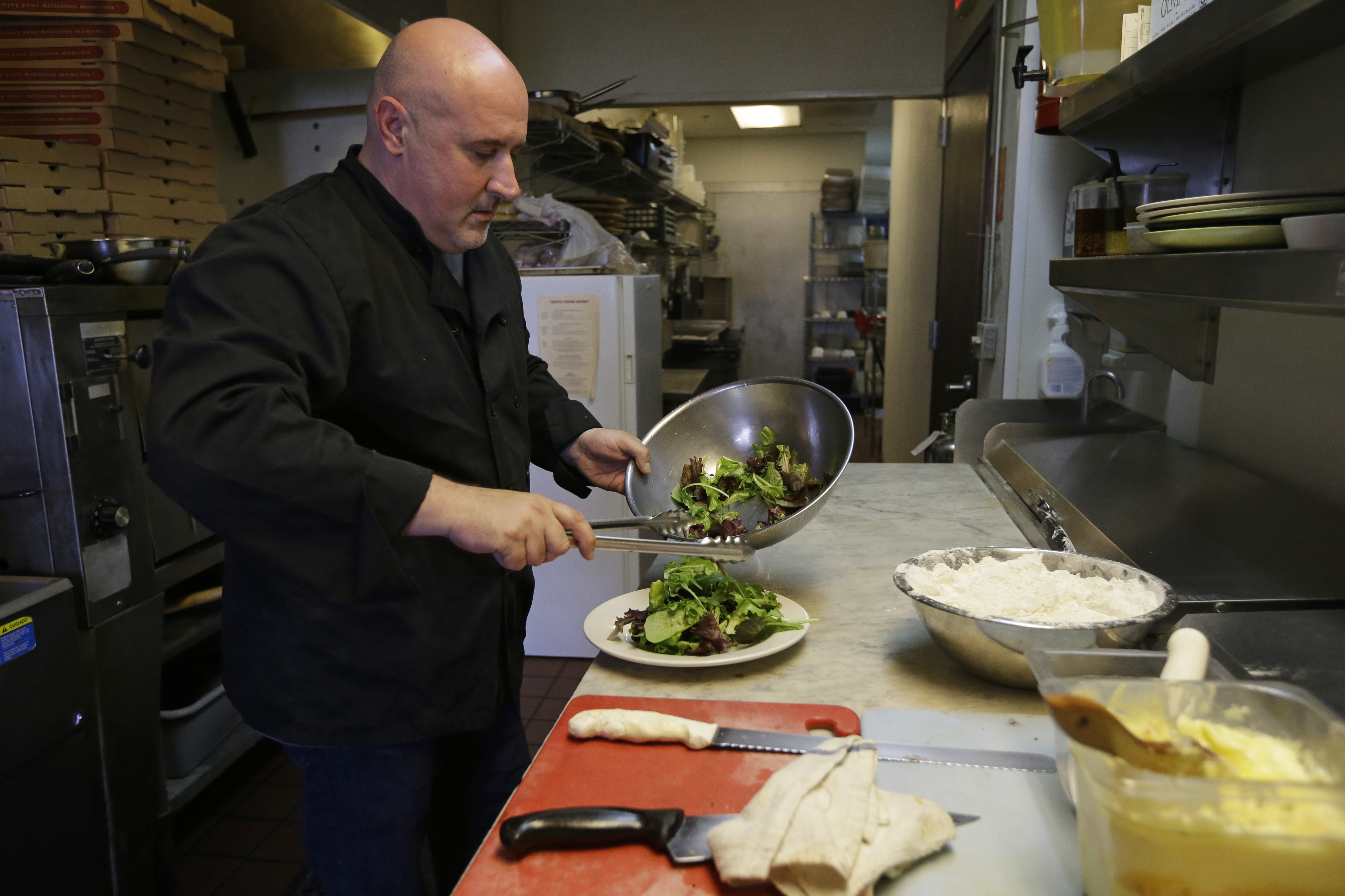 義裔主廚Cerretini發起反Yelp促銷活動。（東方IC）