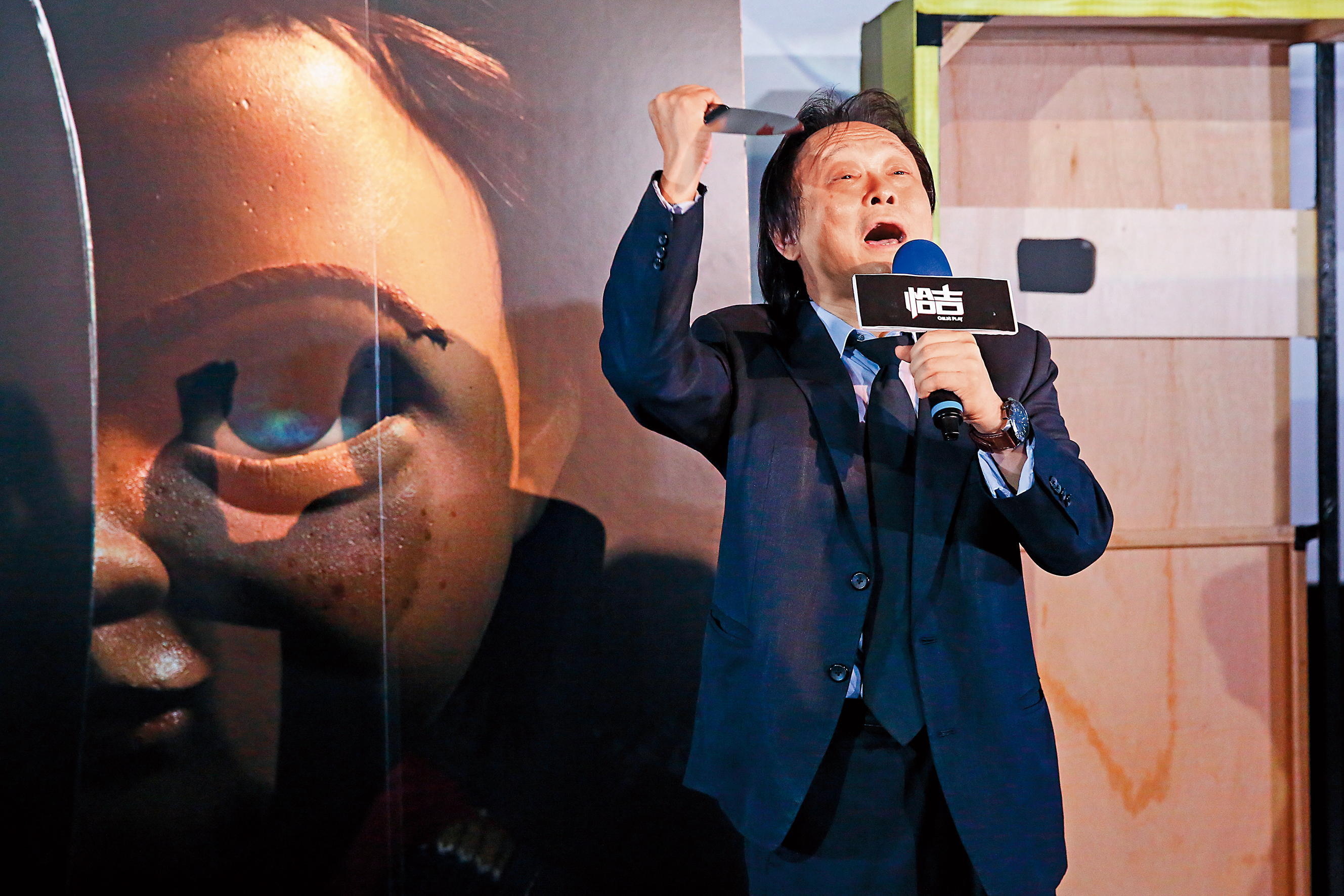 難得跟恰吉同框，王世堅也透露，30年前就是靠恰吉把到老婆，「我的計謀得逞，謝謝恰吉！」