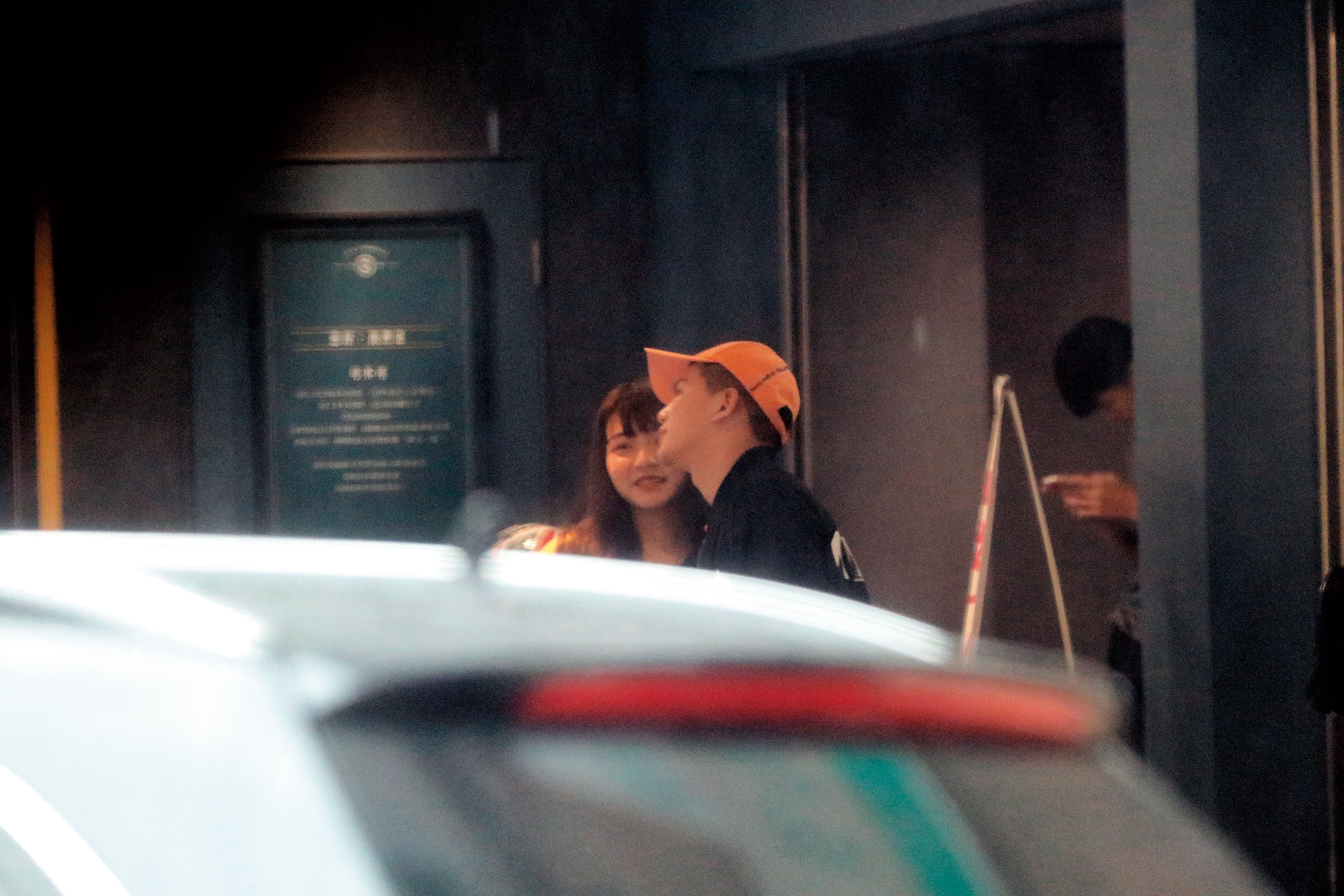 據說，之前孫生被本刊拍到公然調情的那名網紅張優，其實根本不是他的女友。之後孫生身邊果然又有其他女的。