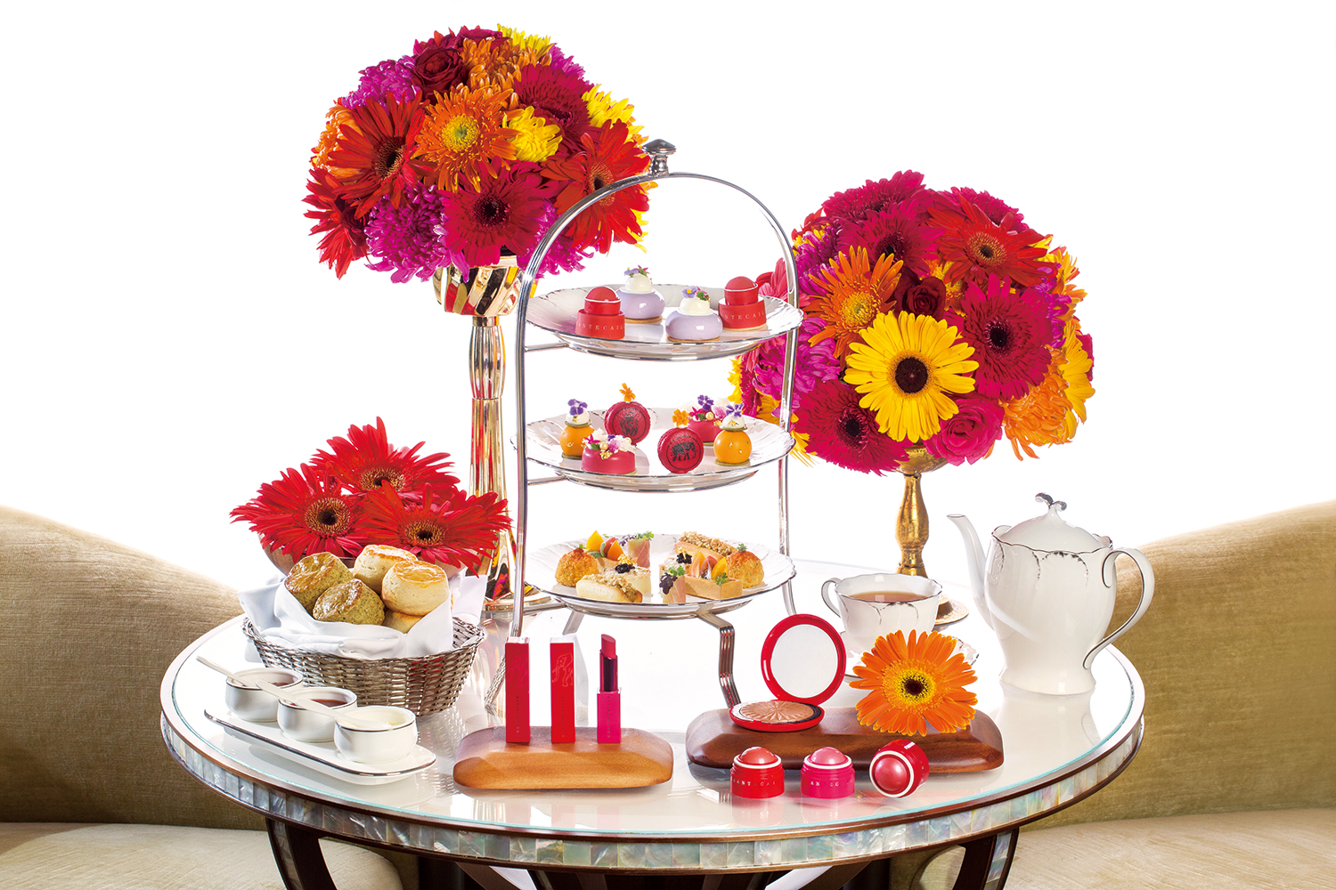 台北文華東方酒店青隅 X 香緹卡「絢爛夏花下午茶饗宴」。（香堤卡提供）