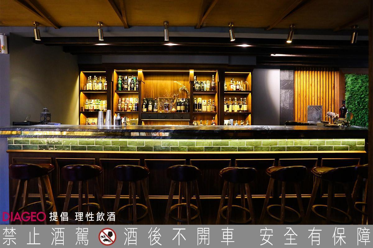 The Villa用餐空間舒適，二樓宛如一間小酒館。