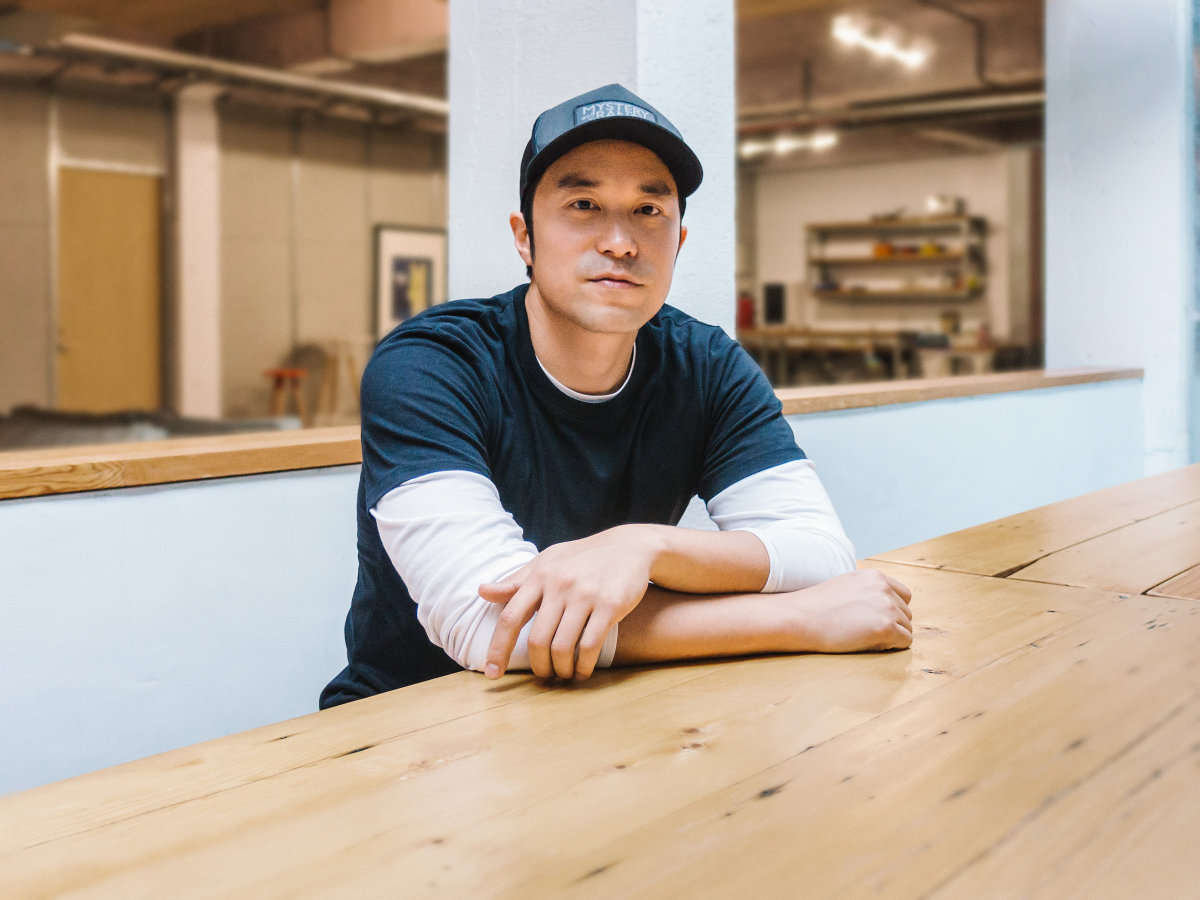 張孝全接受媒體訪問拍攝NETFLIX《深夜食堂》的那天，訪問完才爆出他祕婚當爸，果然保密到家。（NETFLIX提供）