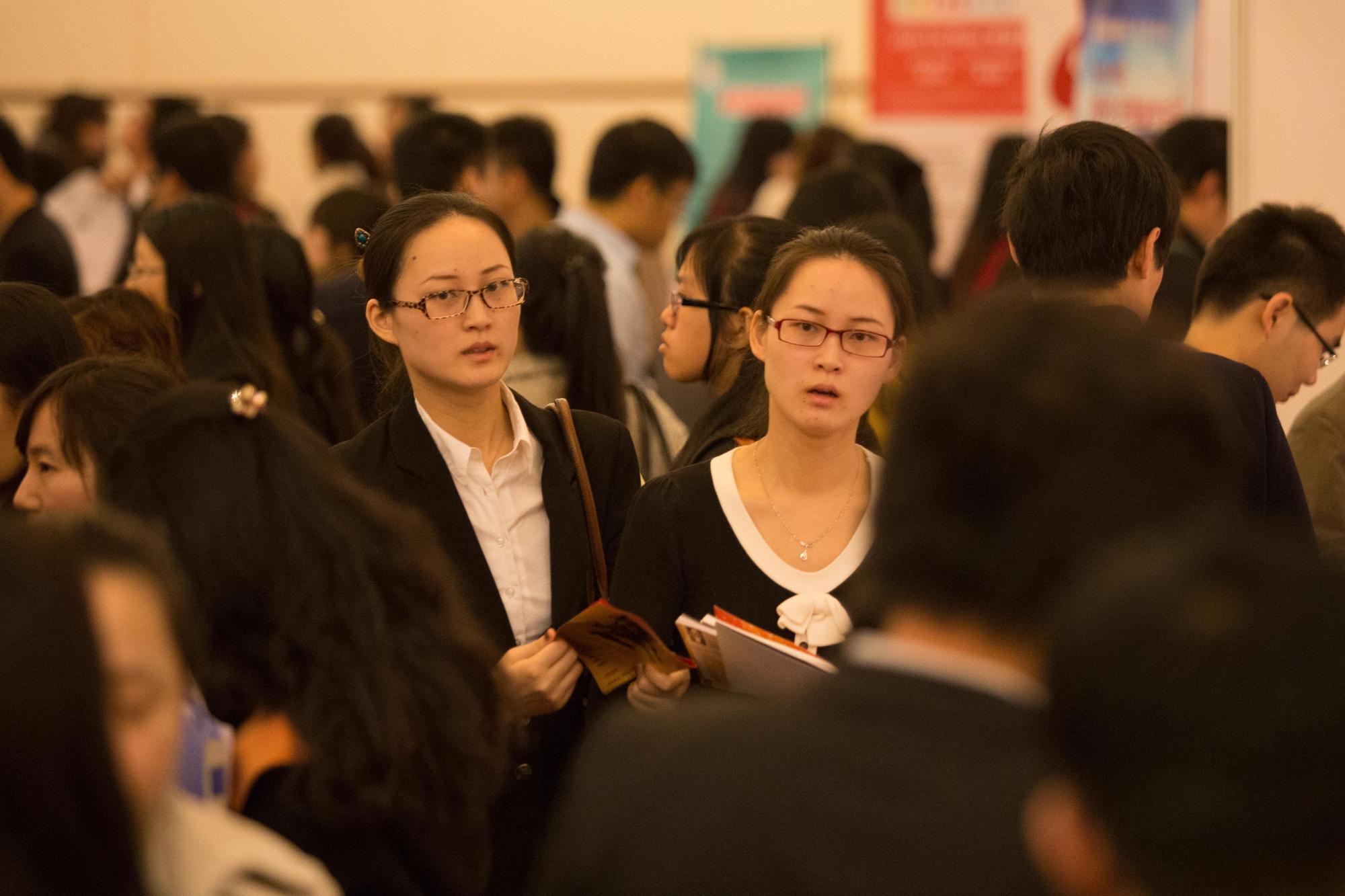 2013年11月16日，教育部留學服務中心在北京世紀金源大飯店舉辦2013秋季留學英才招聘會暨高端人才洽談會。
