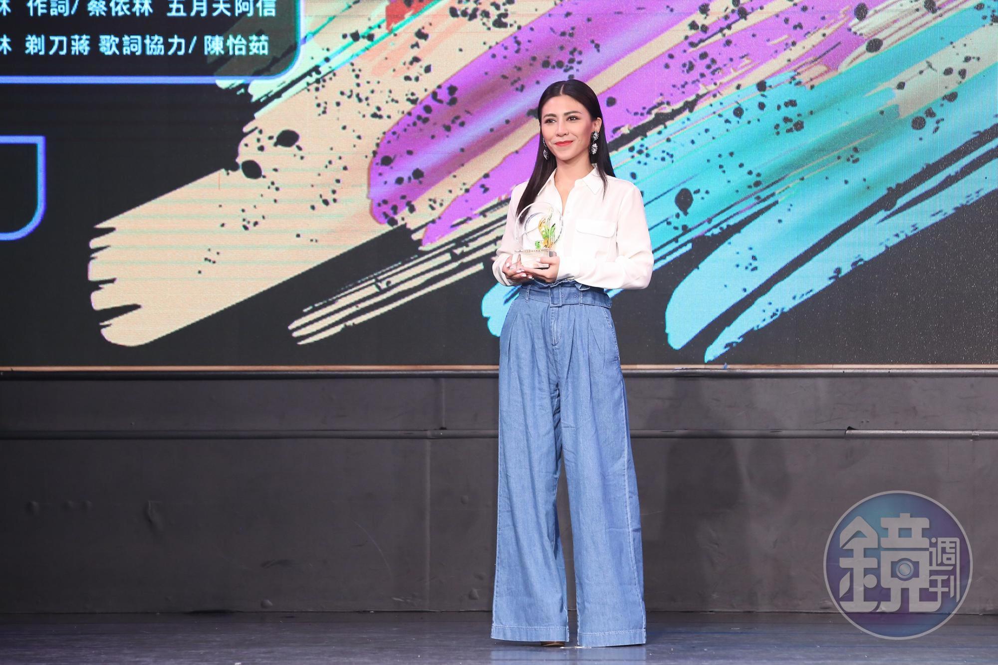 金曲30將屆，艾怡良坦言已失眠多天，幾乎到早上7、8點才入睡。