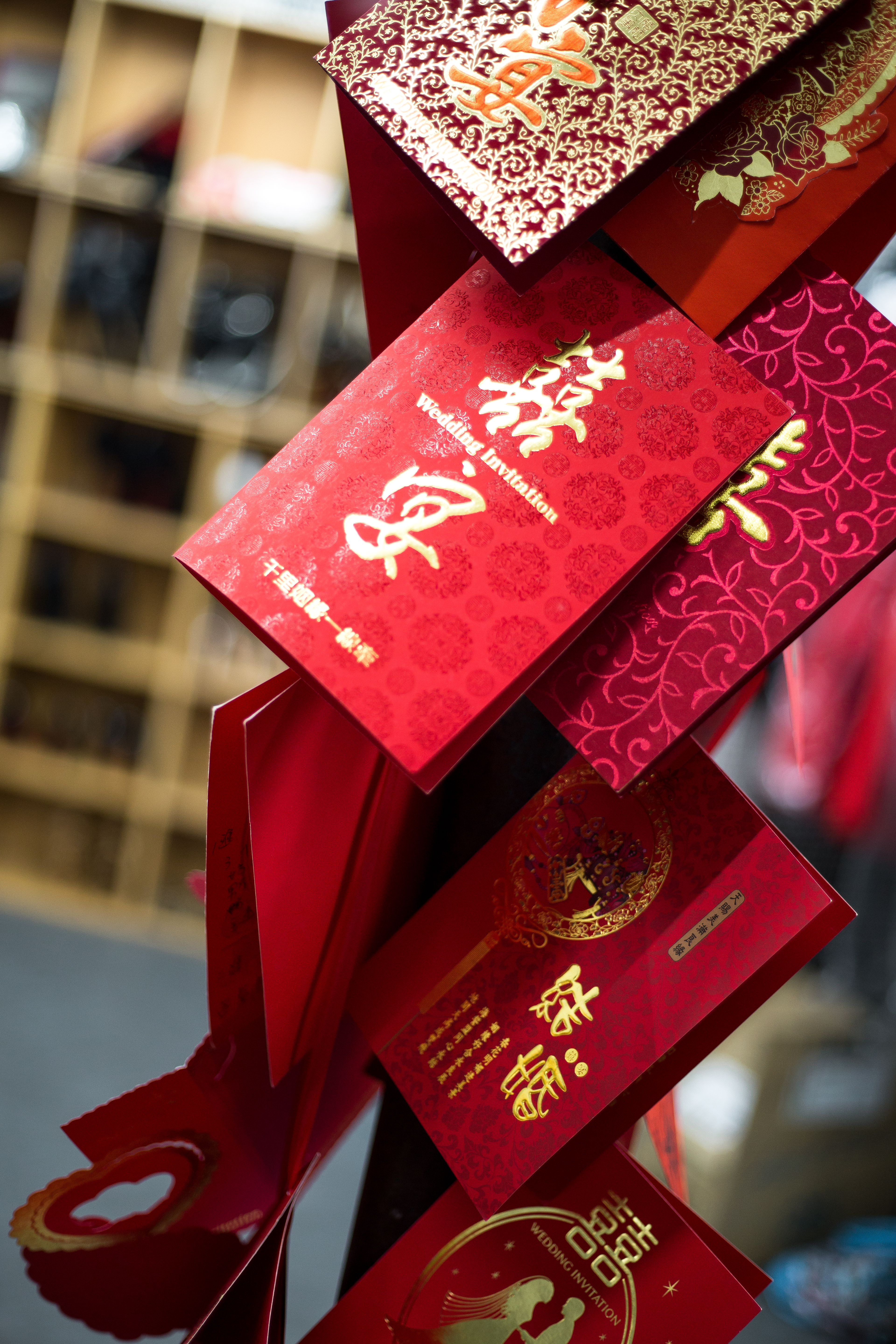 劉凱君有收集喜帖的習慣,主持完婚禮都會把喜帖帶回家當作紀念。