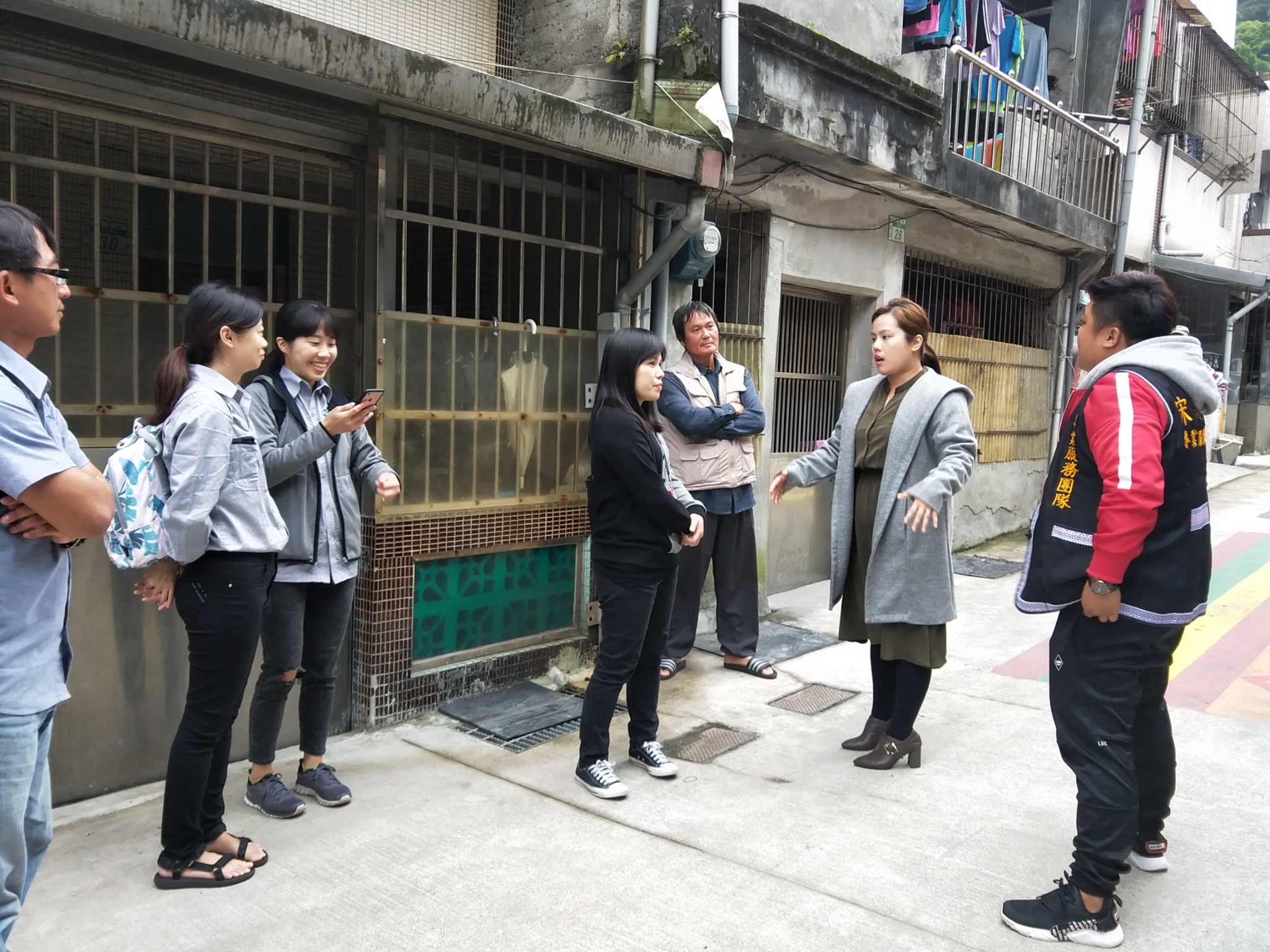 宋雨蓁會同工務局、原民局前往阿美家園勘驗。（翻攝畫面）