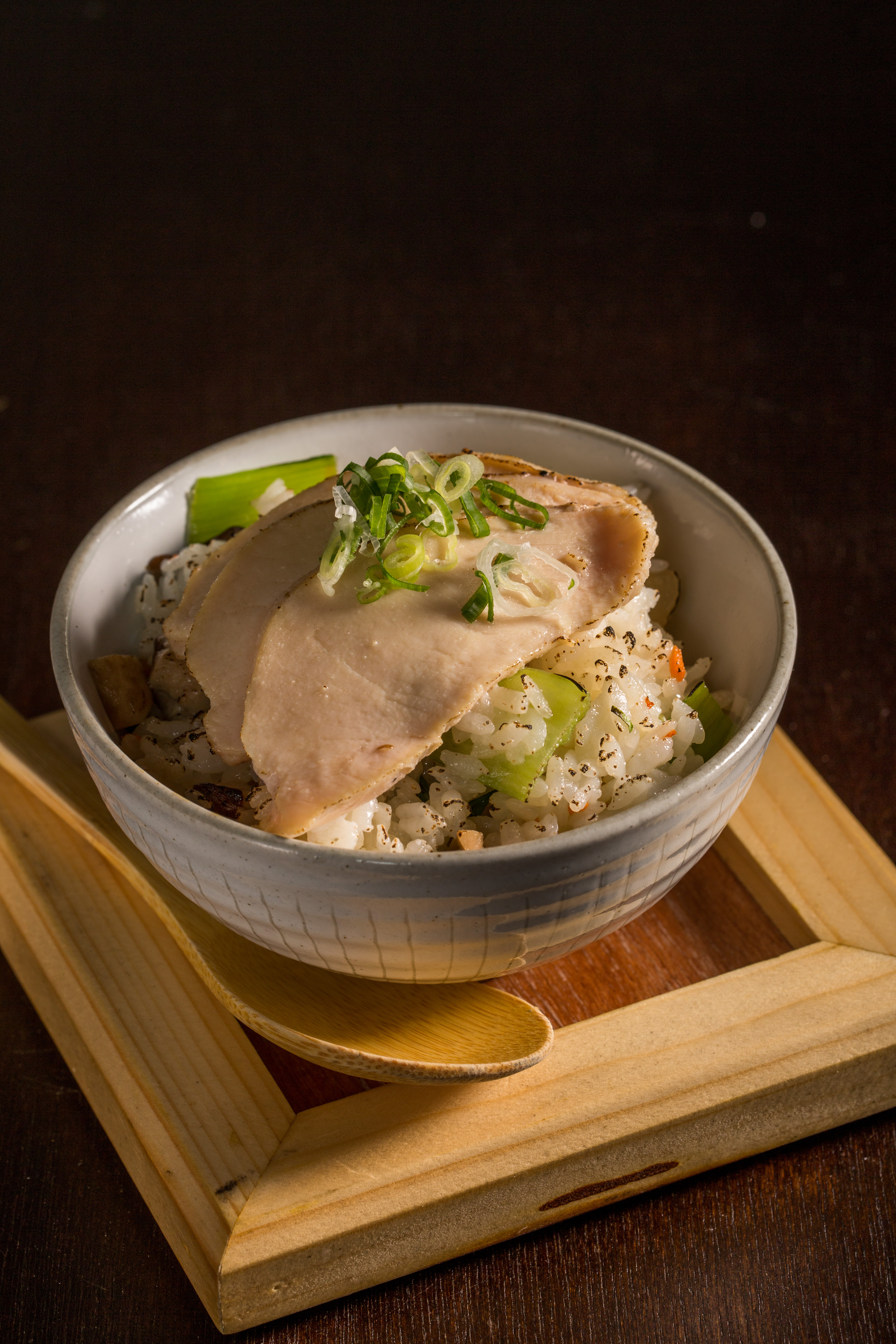 「野菜炊飯」用雞湯炊煮，適合夏天品嘗。（60元／碗）