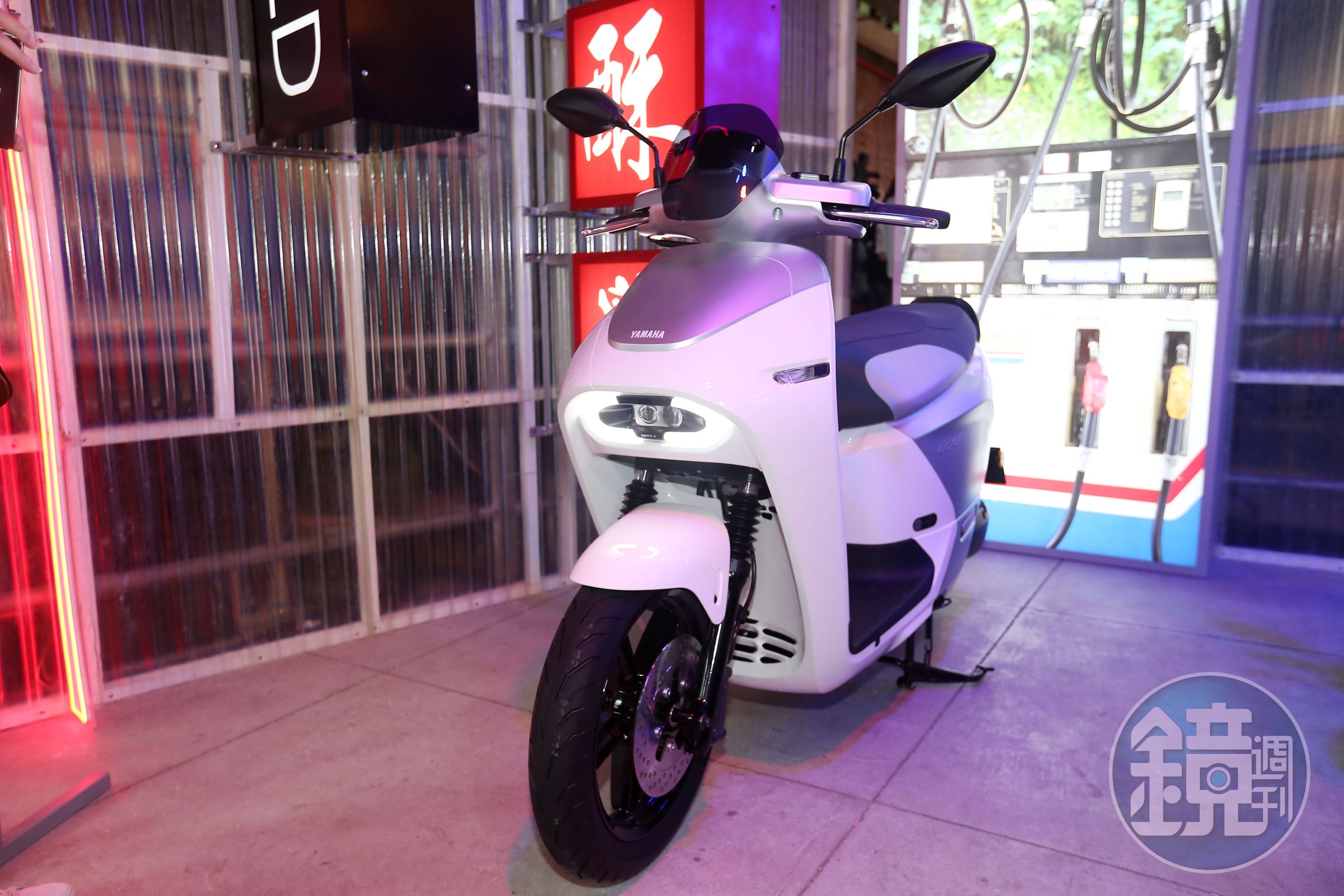 Gogoro與台灣山葉（YAMAHA）合作的第一台電動速克達EC-05，終於亮相。