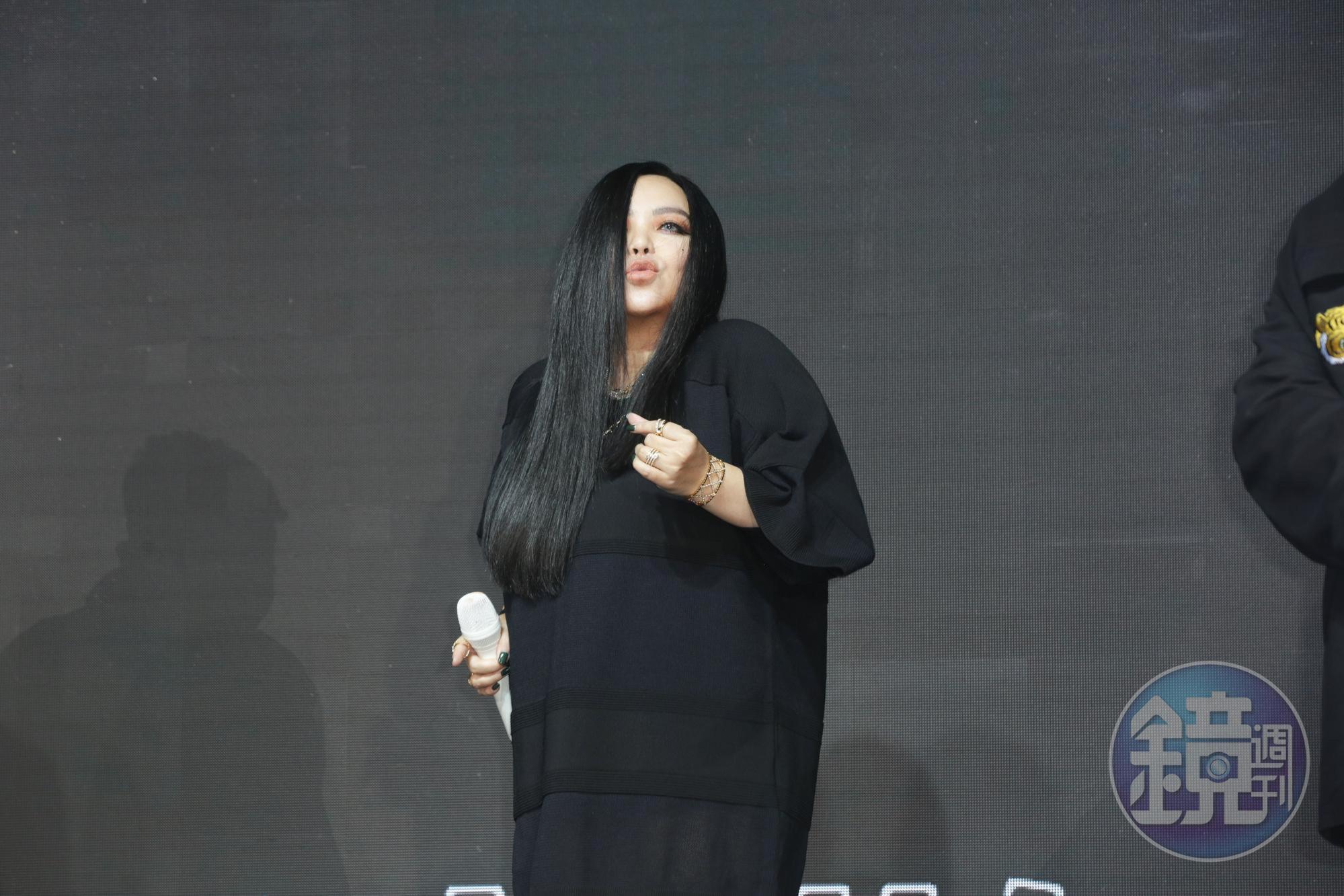 阿妹忙著演唱會DVD及新專輯收歌,也把時間留給罹癌的媽媽。