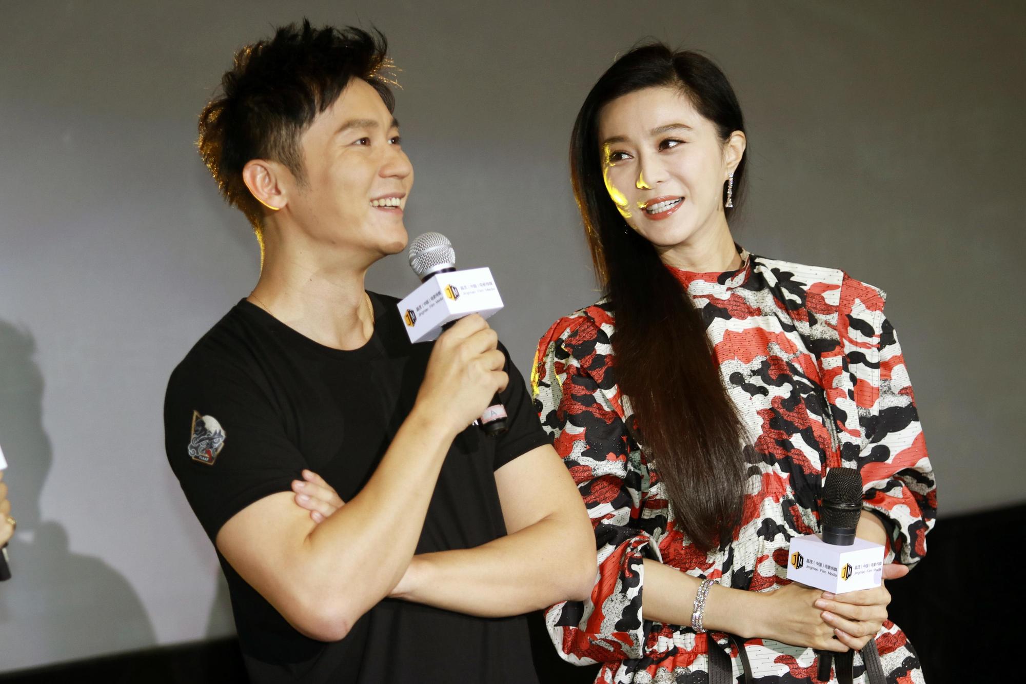 李晨2017年求婚范冰冰成功,傳兩人原本去年要結婚,卻因逃稅風暴拖延了婚禮,不料今天宣布分手。(東方IC)