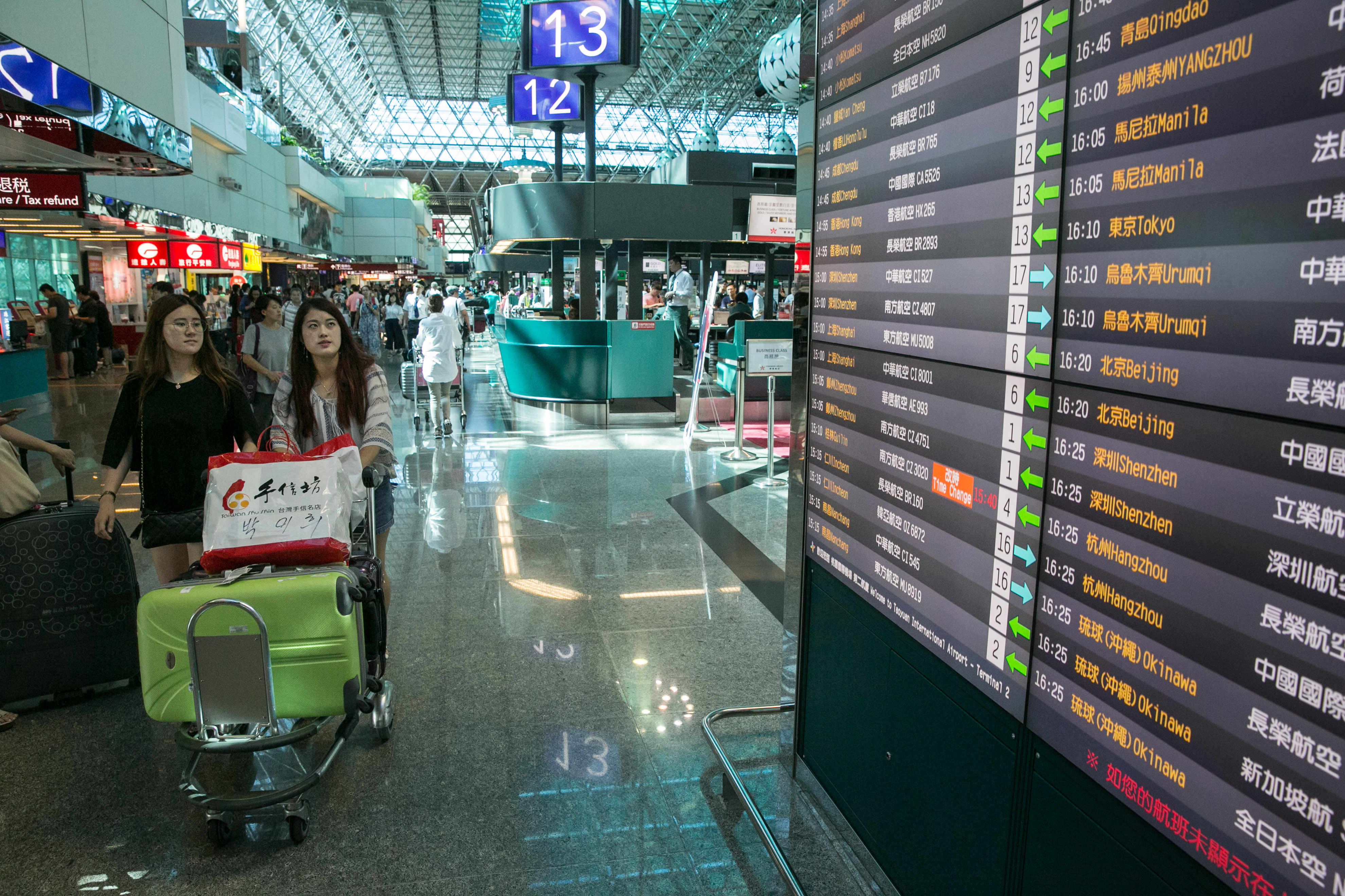 出國旅遊消費刷對卡，不僅能幫你看緊荷包，還能讓你賺很大。