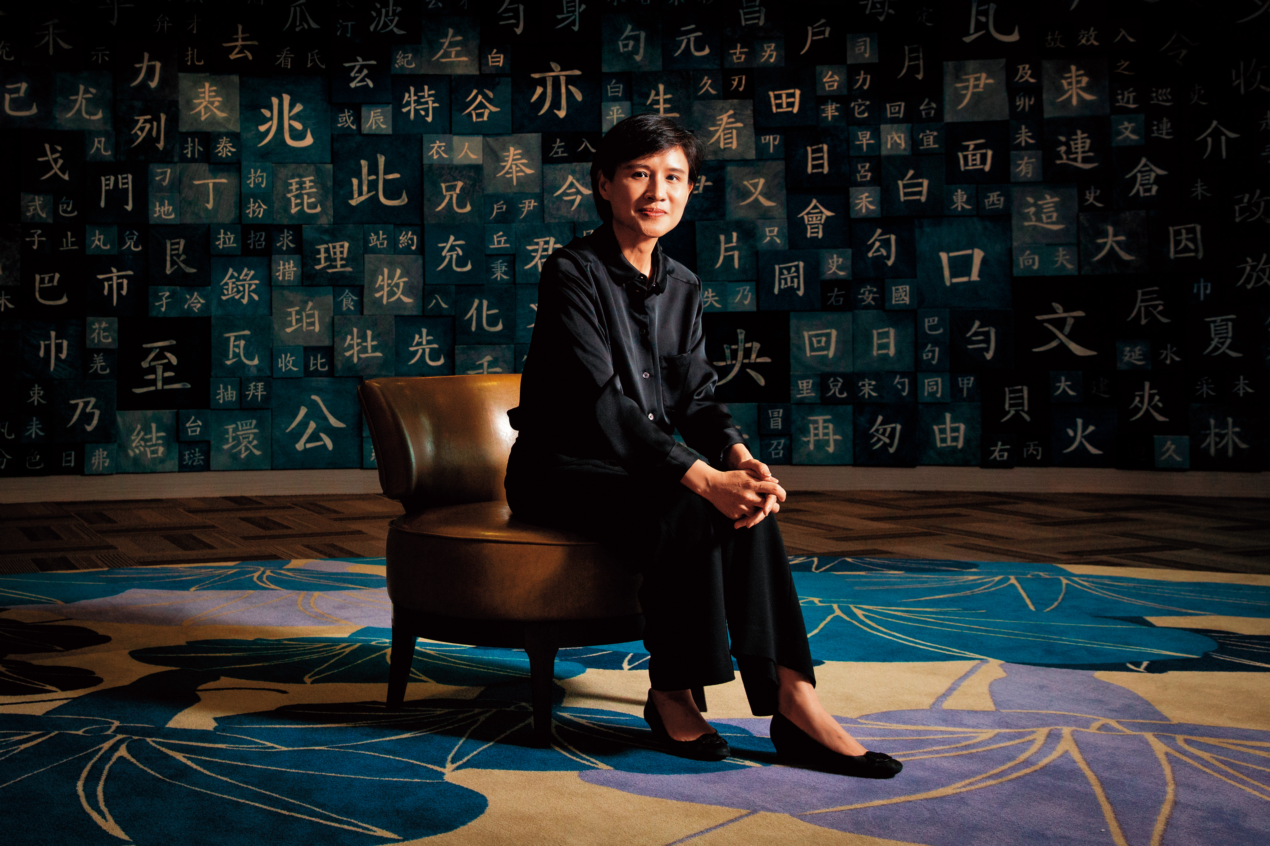 2012年行政院文建會升格為文化部，辦公空間由建築師林洲民設計，歷經龍應台、洪孟啟，鄭麗君是第三任文化部長。