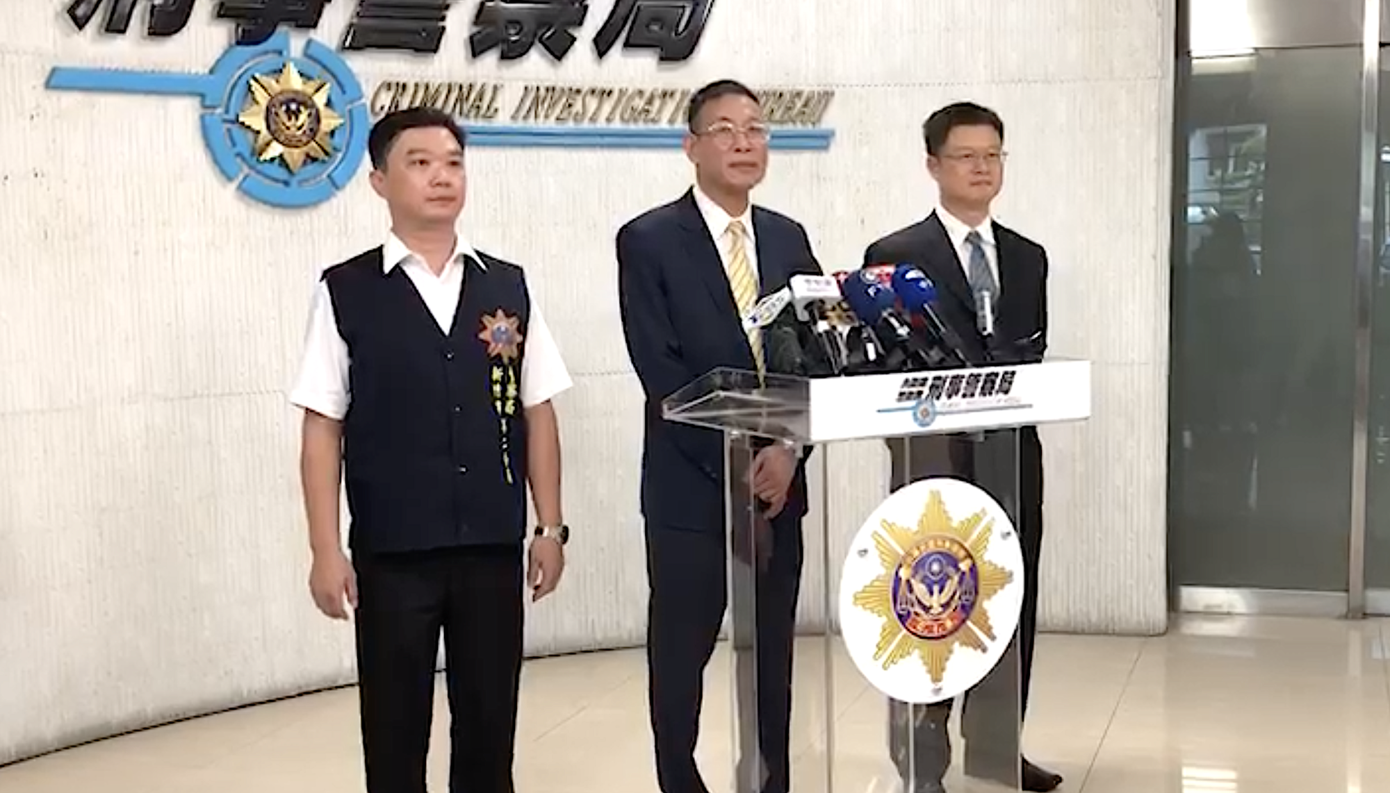 警政署規劃的全國同步查緝賭博專案行動，共掃蕩537個處所，查獲252件賭博案，逮補了574人。（翻攝畫面）
