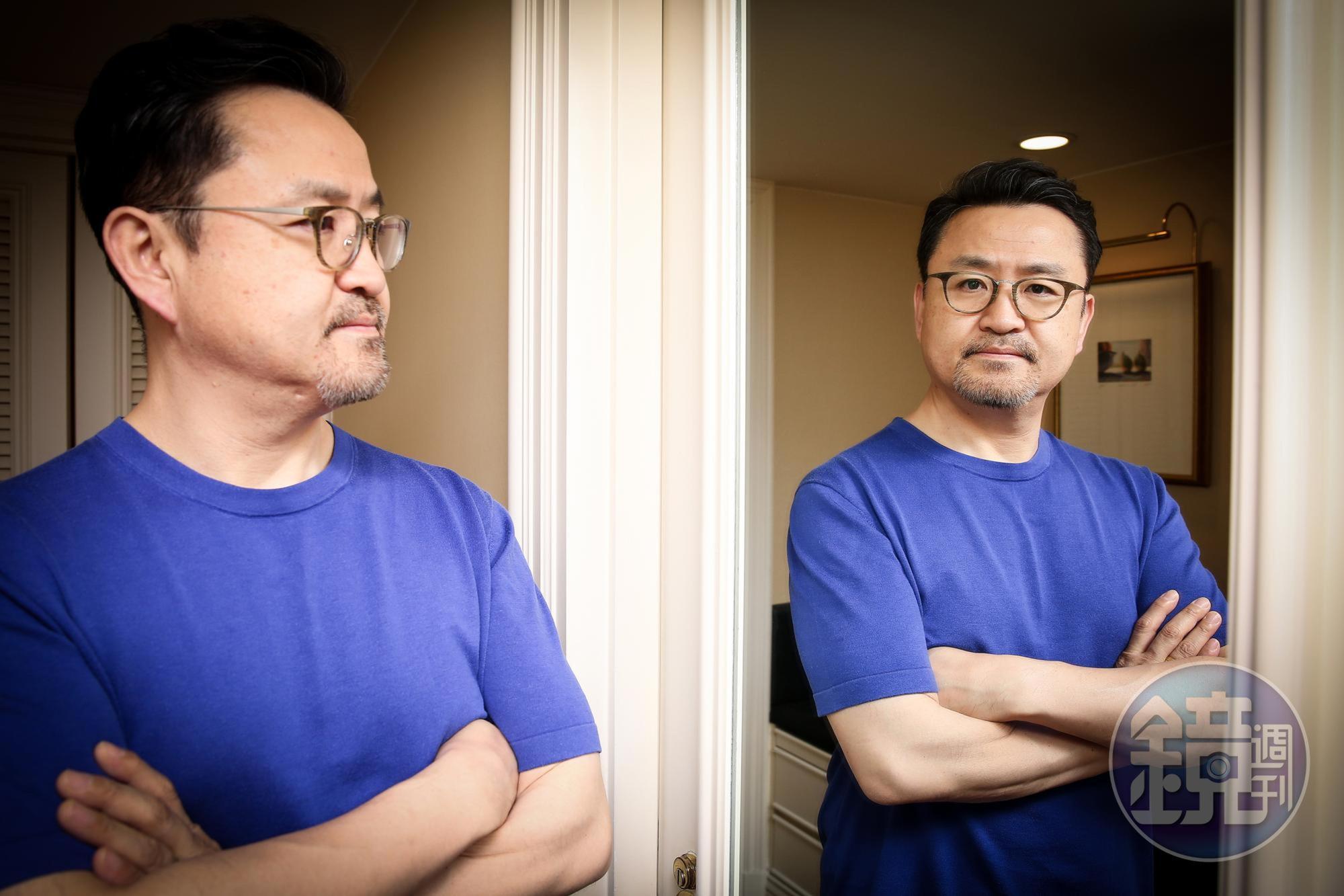 李元太至今執導的兩部電影皆由他身兼編劇，曾擔任電視台製作人的經驗令其受益良多。