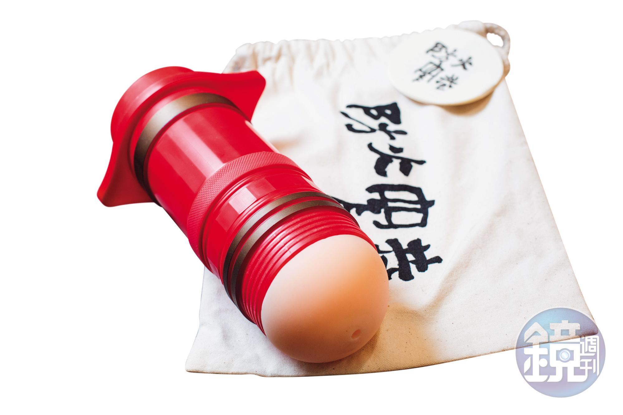 頗具質感的「防火窄巷」是飛機杯。（2,080元／組）