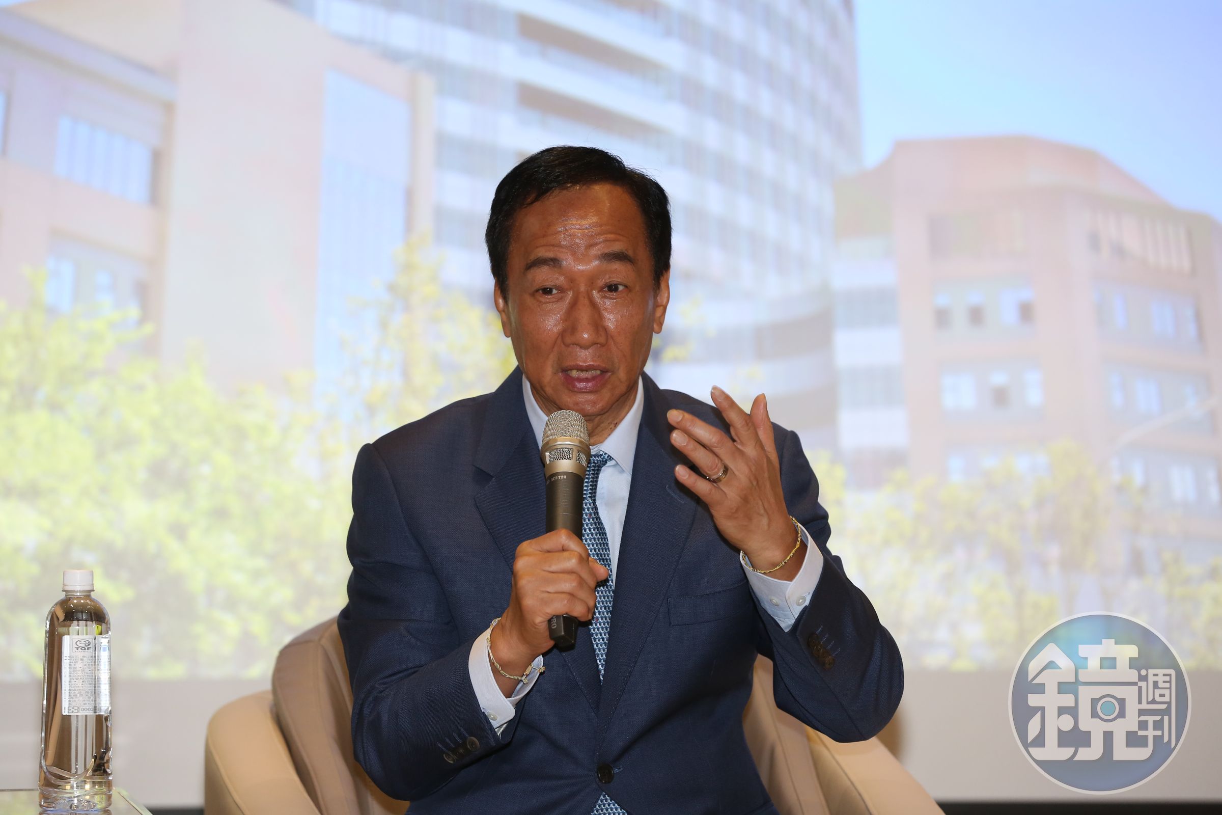 國民黨總統初選第2場國政願景電視發表會，郭台銘大開選舉支票。