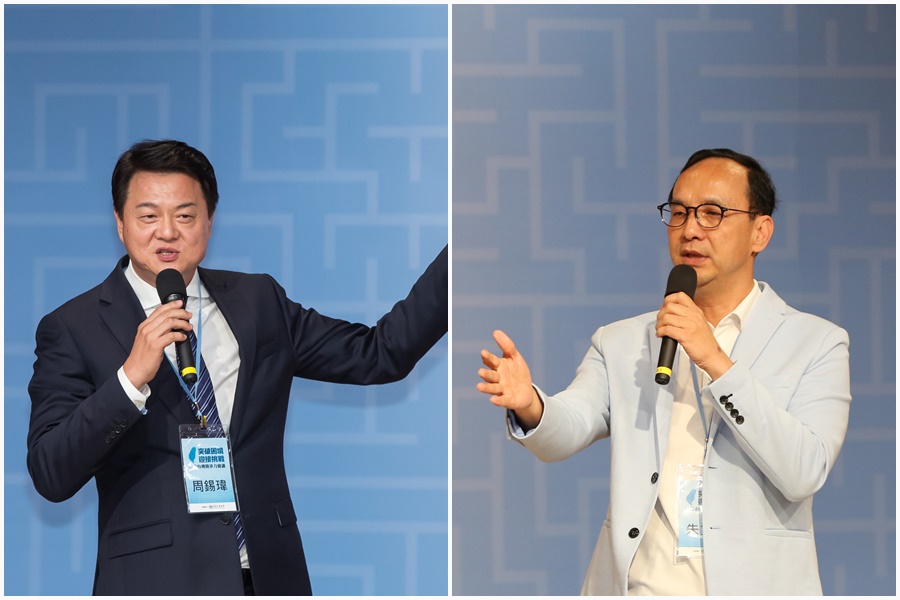 新北市長朱立倫（右）及前台北縣長周錫瑋，在國政願景電視發表會意外「撞哏」。